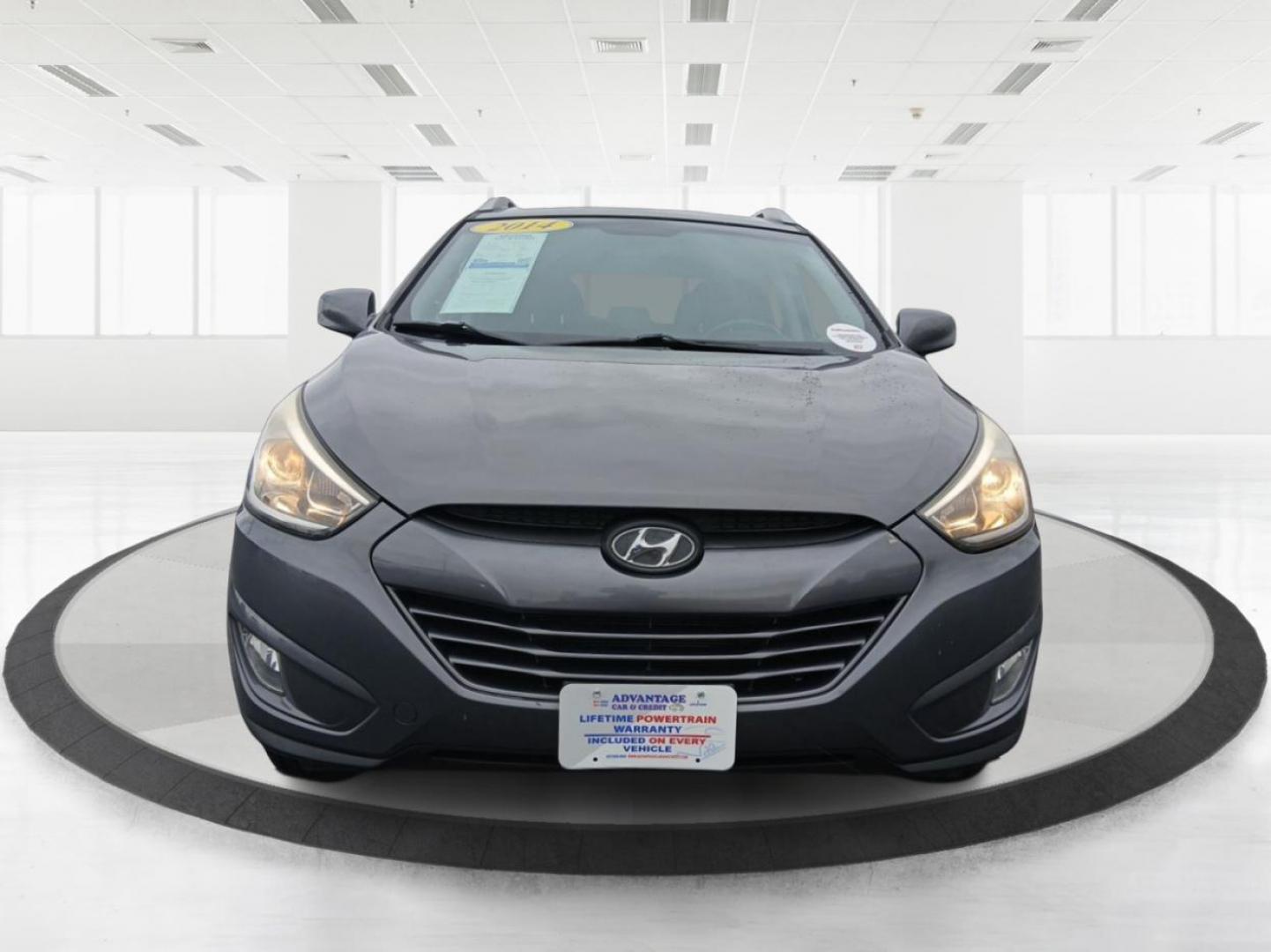 2014 Hyundai Tucson GLS AWD (KM8JUCAGXEU) with an 2.4L L4 DOHC 16V engine, 6-Speed Automatic transmission, located at 880 E. National Road, Vandalia, OH, 45377, (937) 908-9800, 39.891918, -84.183594 - Photo#6