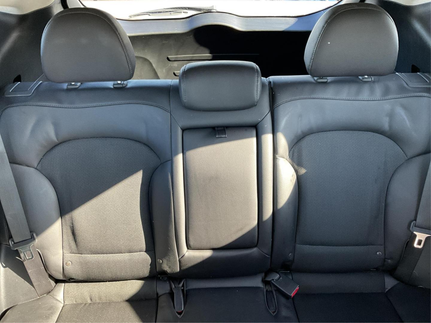 2014 Hyundai Tucson SE (KM8JUCAG8EU) with an Theta II 2.4L I-4 gasoline direct injection engine, located at 1230 East Main St, Xenia, OH, 45385, (937) 908-9800, 39.688026, -83.910172 - Photo#13