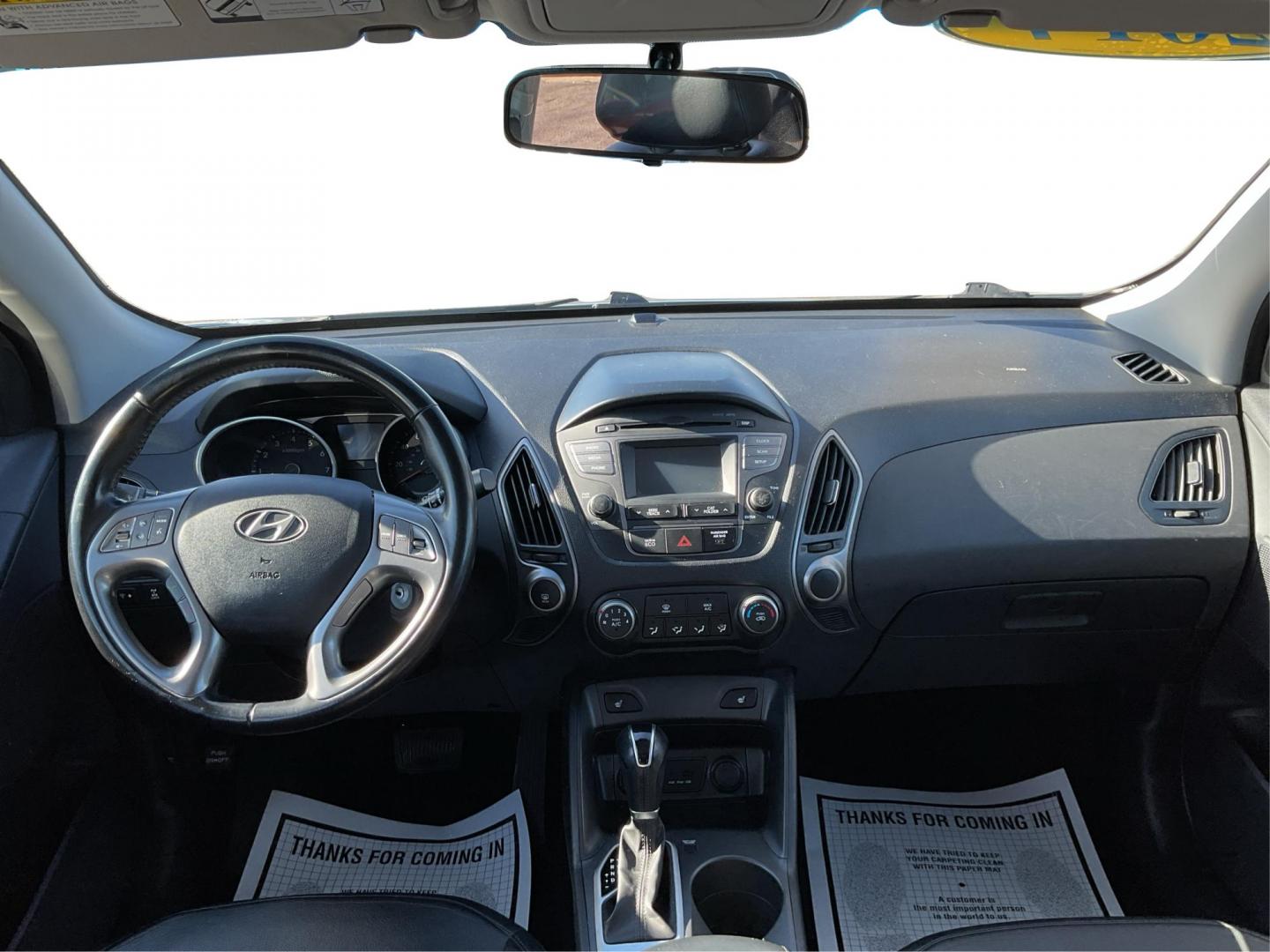 2014 Hyundai Tucson SE (KM8JUCAG8EU) with an Theta II 2.4L I-4 gasoline direct injection engine, located at 1230 East Main St, Xenia, OH, 45385, (937) 908-9800, 39.688026, -83.910172 - Photo#19