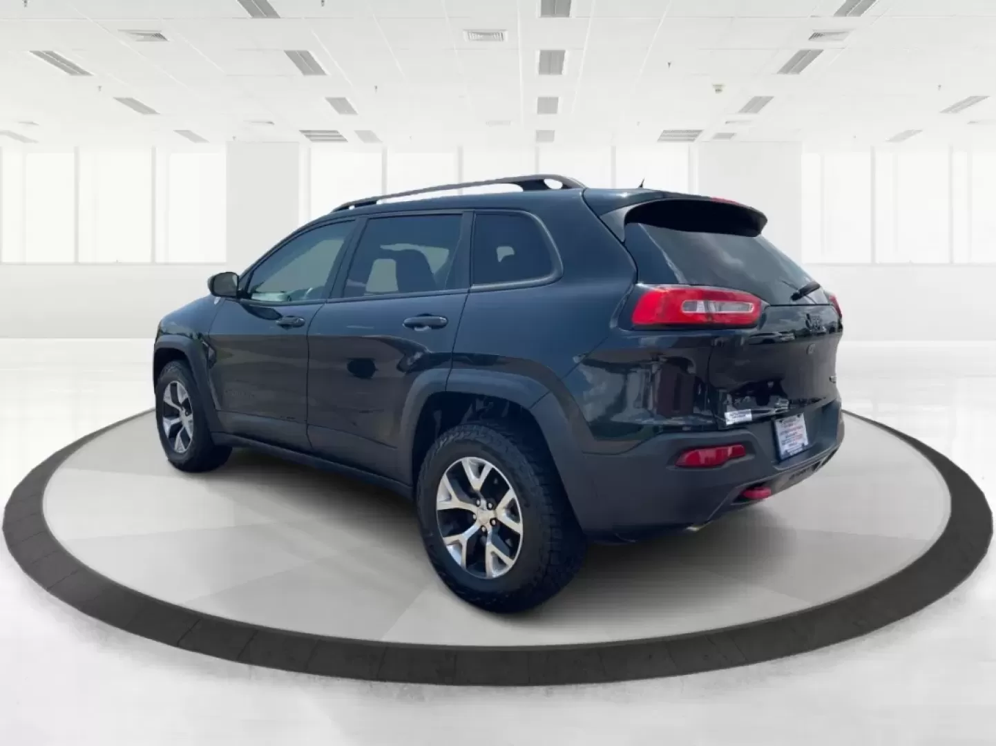 2014 Jeep Cherokee Trailhawk (1C4PJMBS6EW) with an Other engine, located at 1184 Kauffman Ave, Fairborn, OH, 45324, (937) 908-9800, 39.807072, -84.030914 - Photo#4