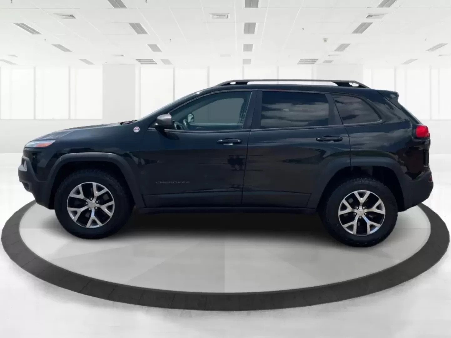 2014 Jeep Cherokee Trailhawk (1C4PJMBS6EW) with an Other engine, located at 1184 Kauffman Ave, Fairborn, OH, 45324, (937) 908-9800, 39.807072, -84.030914 - Photo#5