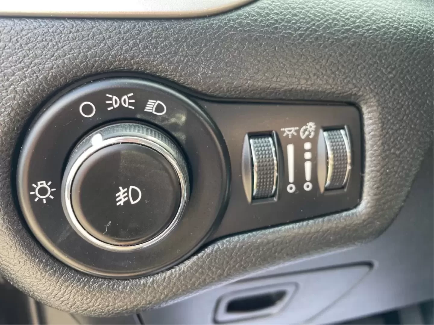 2014 Jeep Cherokee Trailhawk (1C4PJMBS6EW) with an Other engine, located at 1184 Kauffman Ave, Fairborn, OH, 45324, (937) 908-9800, 39.807072, -84.030914 - Photo#17