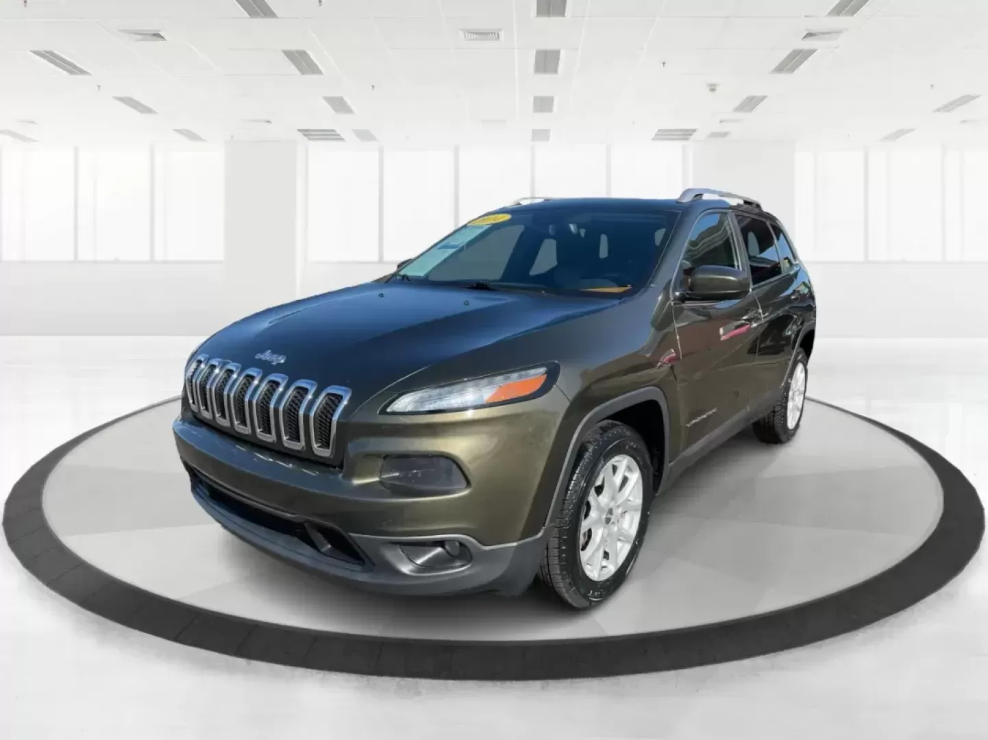 2014 Jeep Cherokee Latitude (1C4PJLCS8EW) with an MultiAir2 Tigershark 2.4L I-4 variable valve contr engine, located at 8750 N County Rd 25A, Piqua, OH, 45356, (937) 908-9800, 40.164391, -84.232513 - Photo#7