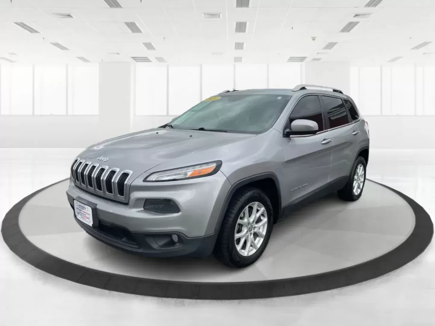 2014 Jeep Cherokee Latitude (1C4PJLCB4EW) with an Other engine, located at 1951 S Dayton Lakeview Rd., New Carlisle, OH, 45344, (937) 908-9800, 39.890999, -84.050255 - Photo#4