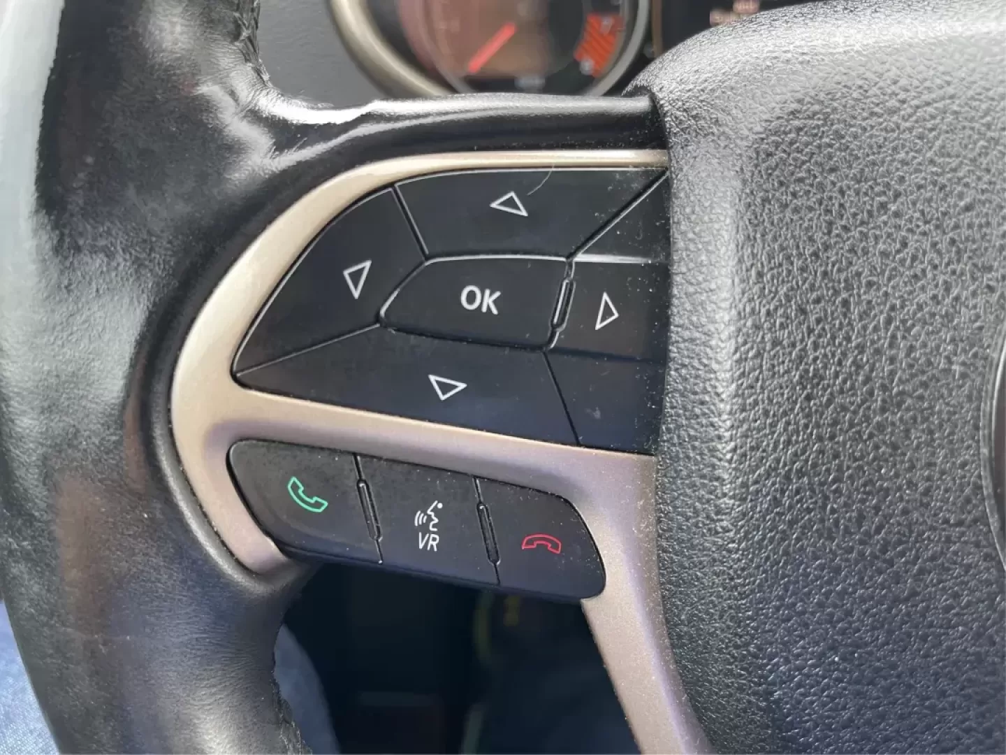 2014 Jeep Cherokee Latitude (1C4PJMCS3EW) with an Other engine, located at 1230 East Main St, Xenia, OH, 45385, (937) 908-9800, 39.688026, -83.910172 - Photo#14