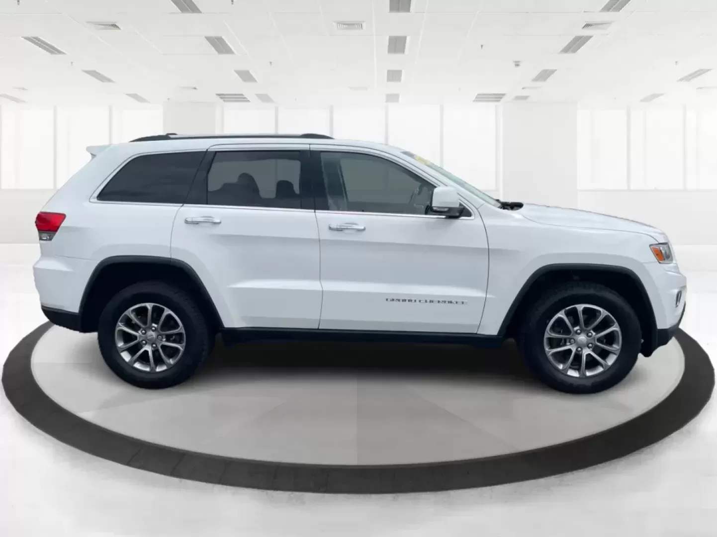 2014 Jeep Grand Cherokee Limited (1C4RJFBG4EC) with an Other engine, located at 401 Woodman Dr, Riverside, OH, 45431, (937) 908-9800, 39.760899, -84.123421 - Photo#1