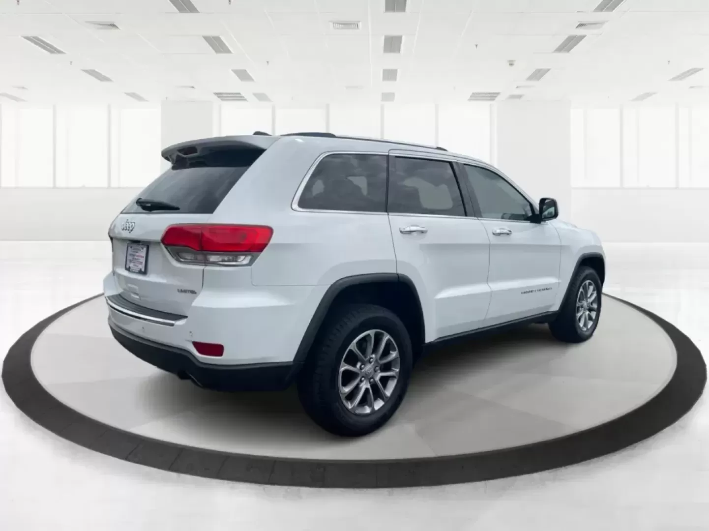 2014 Jeep Grand Cherokee Limited (1C4RJFBG4EC) with an Other engine, located at 401 Woodman Dr, Riverside, OH, 45431, (937) 908-9800, 39.760899, -84.123421 - Photo#2