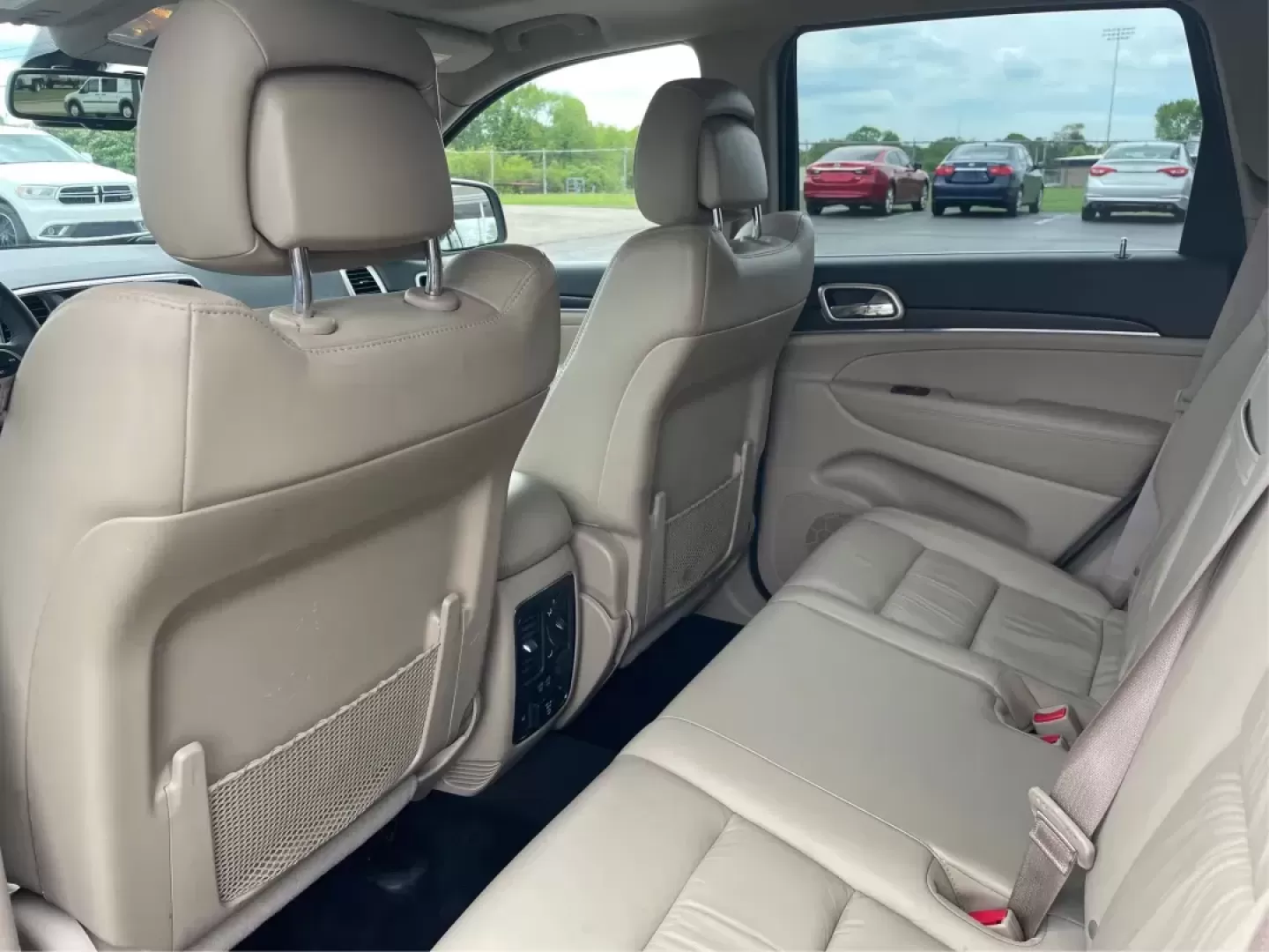 2014 Jeep Grand Cherokee Limited (1C4RJFBG4EC) with an Other engine, located at 401 Woodman Dr, Riverside, OH, 45431, (937) 908-9800, 39.760899, -84.123421 - Photo#10