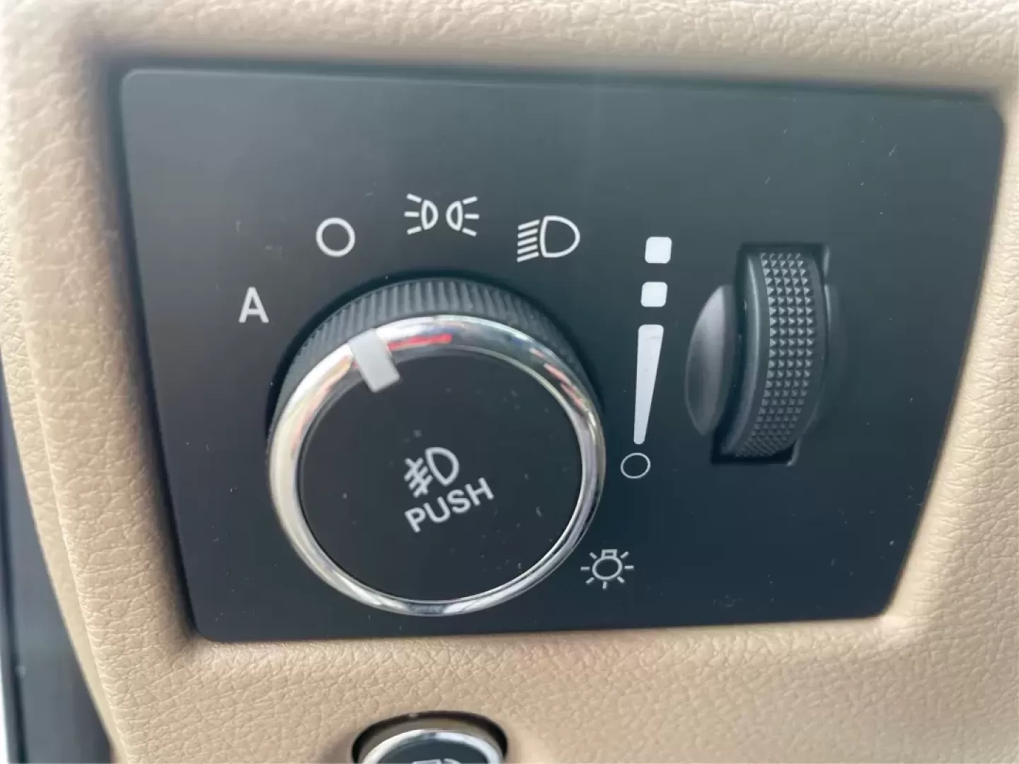 2014 Jeep Grand Cherokee Limited (1C4RJFBG4EC) with an Other engine, located at 401 Woodman Dr, Riverside, OH, 45431, (937) 908-9800, 39.760899, -84.123421 - Photo#17