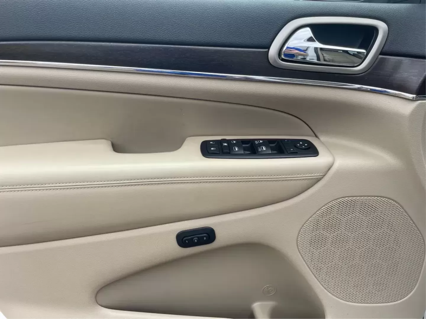 2014 Jeep Grand Cherokee Limited (1C4RJFBG4EC) with an Other engine, located at 401 Woodman Dr, Riverside, OH, 45431, (937) 908-9800, 39.760899, -84.123421 - Photo#19