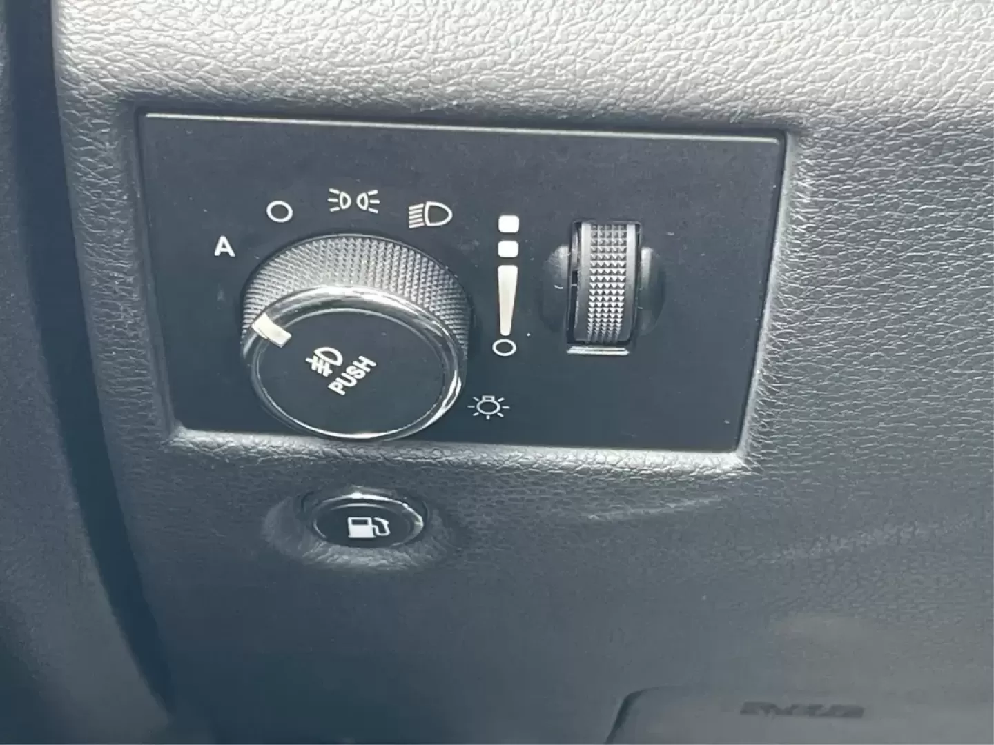 2014 Jeep Grand Cherokee Limited (1C4RJFBG9EC) with an Other engine, located at 401 Woodman Dr, Riverside, OH, 45431, (937) 908-9800, 39.760899, -84.123421 - Photo#16
