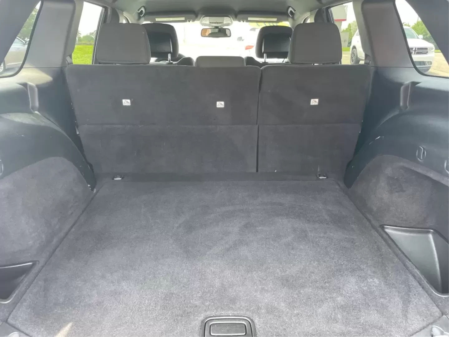 2014 Jeep Grand Cherokee Laredo (1C4RJFAGXEC) with an 3.6L V-6 DOHC engine, located at 1184 Kauffman Ave, Fairborn, OH, 45324, (937) 908-9800, 39.807072, -84.030914 - Photo#12