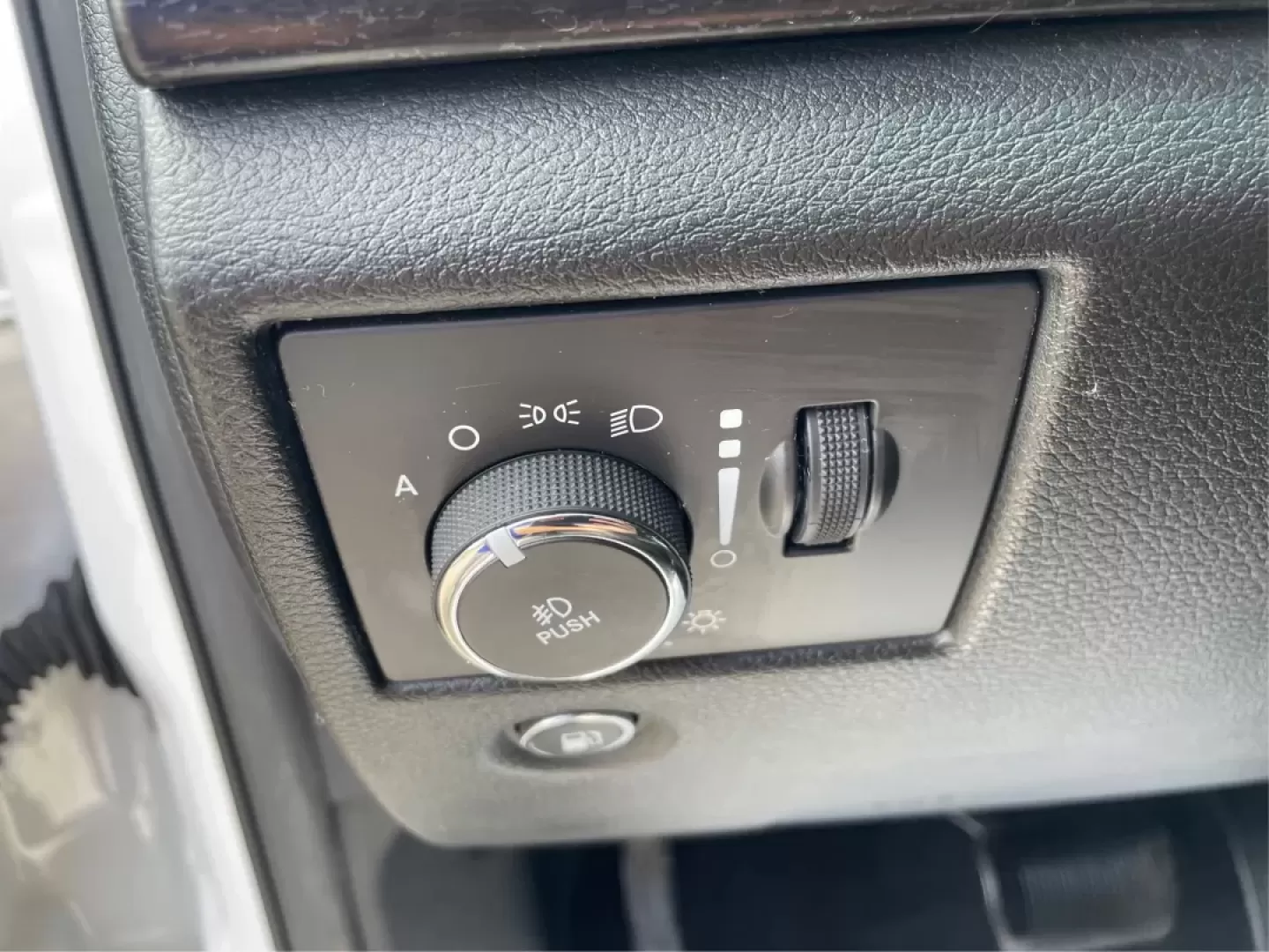2014 Jeep Grand Cherokee Laredo (1C4RJFAGXEC) with an 3.6L V-6 DOHC engine, located at 1184 Kauffman Ave, Fairborn, OH, 45324, (937) 908-9800, 39.807072, -84.030914 - Photo#17