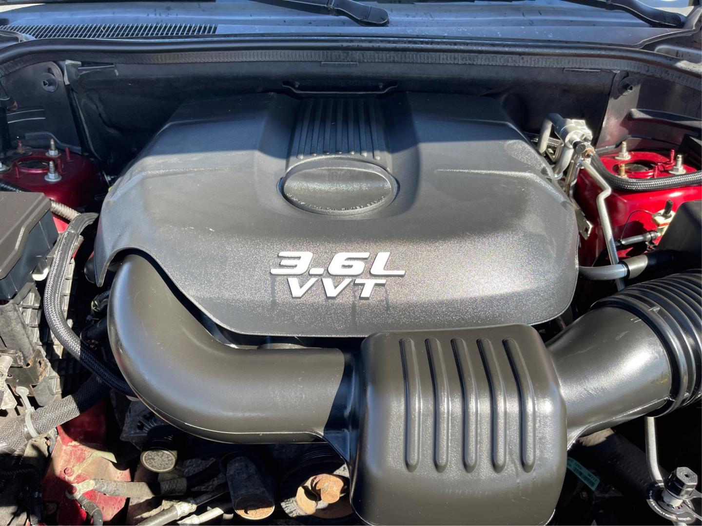 2014 Jeep Grand Cherokee Limited (1C4RJFBG5EC) with an 3.6L V-6 DOHC engine, located at 880 E. National Road, Vandalia, OH, 45377, (937) 908-9800, 39.891918, -84.183594 - Photo#10