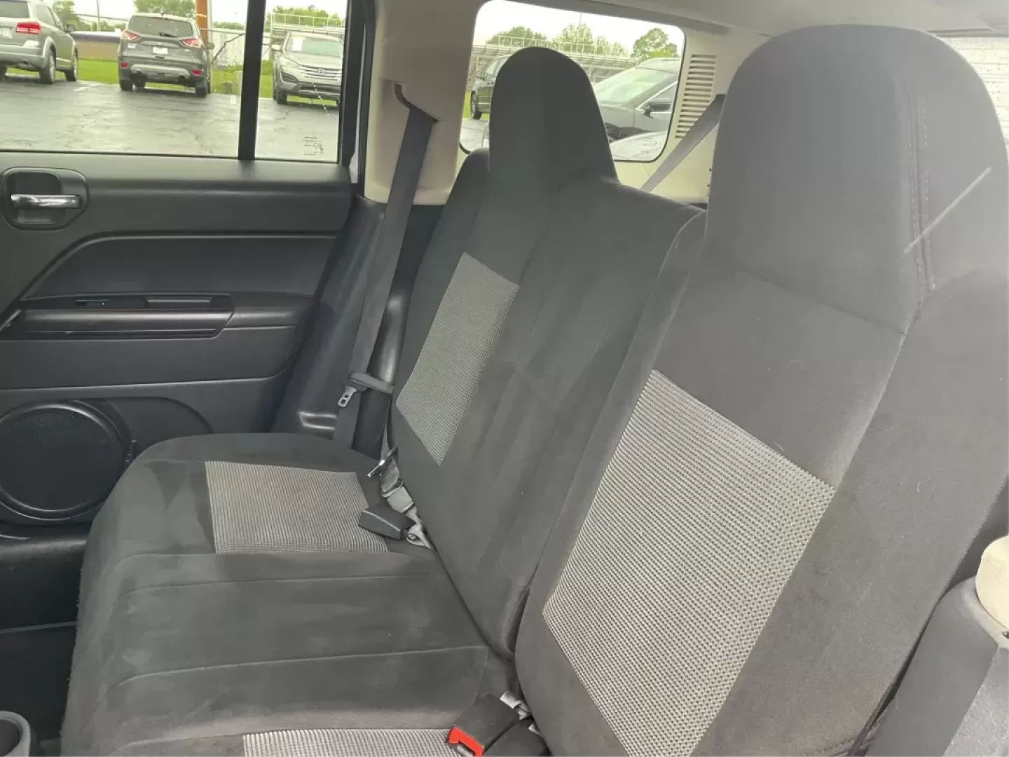 2014 Jeep Patriot Latitude (1C4NJRFB4ED) with an 2.4L I-4 DOHC engine, located at 1230 East Main St, Xenia, OH, 45385, (937) 908-9800, 39.688026, -83.910172 - Photo#9