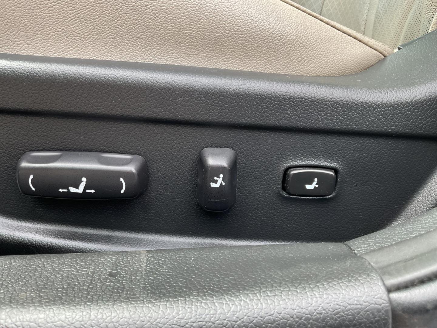 2014 Kia Optima EX (5XXGN4A76EG) with an Theta II 2.4L I-4 gasoline direct injection engine, located at 1184 Kauffman Ave, Fairborn, OH, 45324, (937) 908-9800, 39.807072, -84.030914 - Photo#15