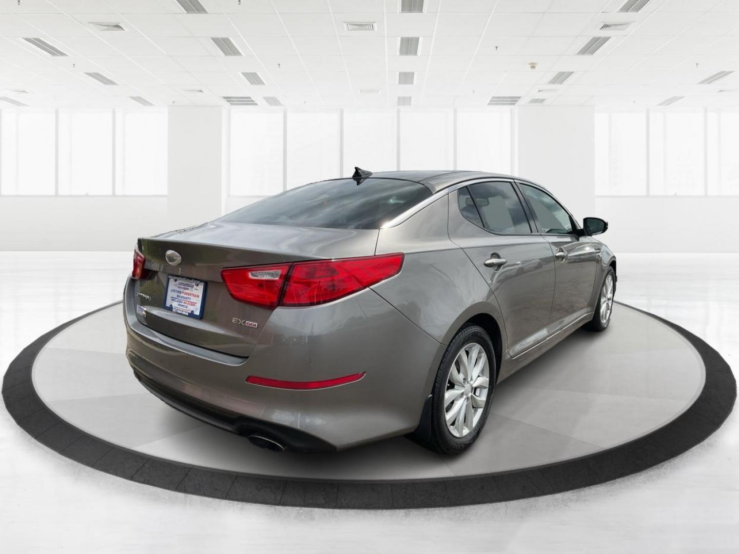 2014 Kia Optima EX (5XXGN4A76EG) with an Theta II 2.4L I-4 gasoline direct injection engine, located at 1184 Kauffman Ave, Fairborn, OH, 45324, (937) 908-9800, 39.807072, -84.030914 - Photo#2
