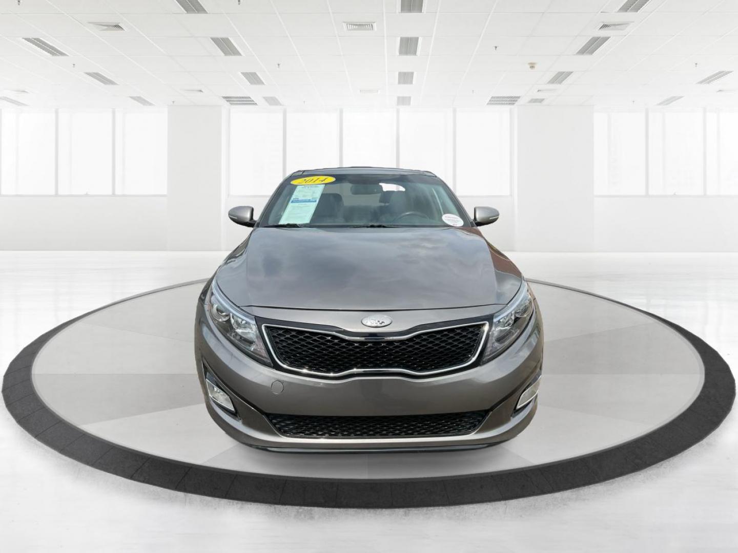 2014 Kia Optima EX (5XXGN4A76EG) with an Theta II 2.4L I-4 gasoline direct injection engine, located at 1184 Kauffman Ave, Fairborn, OH, 45324, (937) 908-9800, 39.807072, -84.030914 - Photo#6