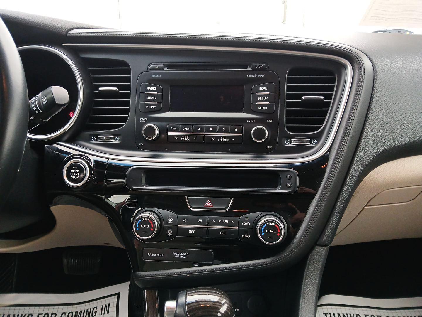 2014 Kia Optima EX (5XXGN4A76EG) with an 2.4L L4 DOHC 16V engine, 6-Speed Automatic transmission, located at 1230 East Main St, Xenia, OH, 45385, (937) 908-9800, 39.688026, -83.910172 - Photo#12