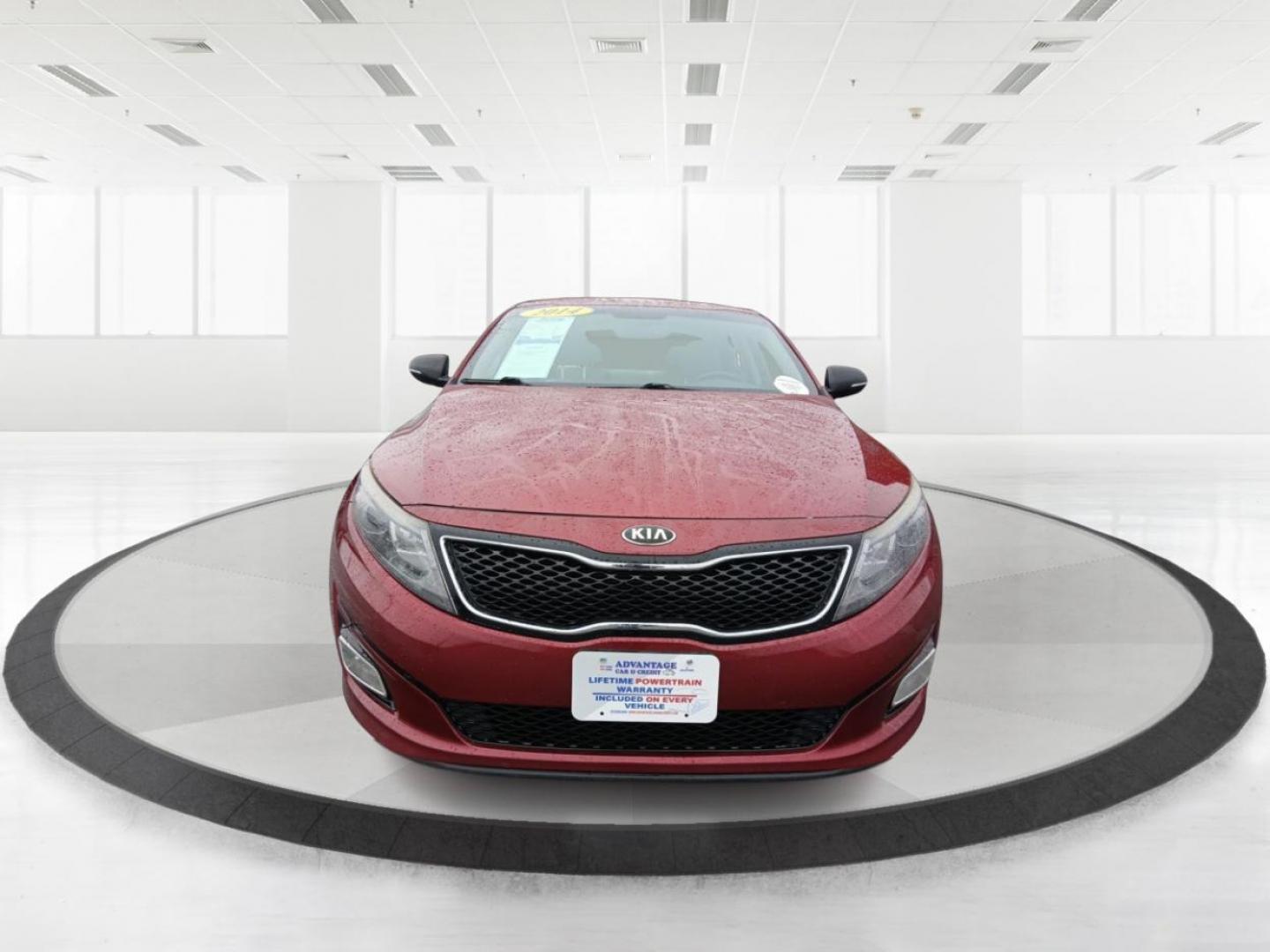2014 Kia Optima EX (5XXGN4A76EG) with an 2.4L L4 DOHC 16V engine, 6-Speed Automatic transmission, located at 1230 East Main St, Xenia, OH, 45385, (937) 908-9800, 39.688026, -83.910172 - Photo#6