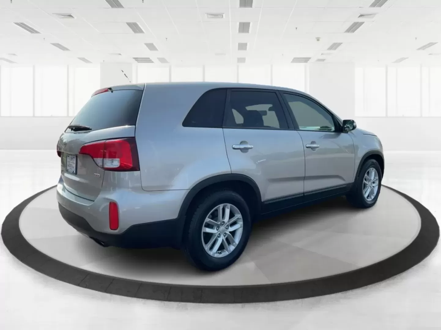 2014 Kia Sorento LX (5XYKT3A66EG) with an 2.4L I-4 gasoline direct injection engine, located at 1951 S Dayton Lakeview Rd., New Carlisle, OH, 45344, (937) 908-9800, 39.890999, -84.050255 - Photo#2