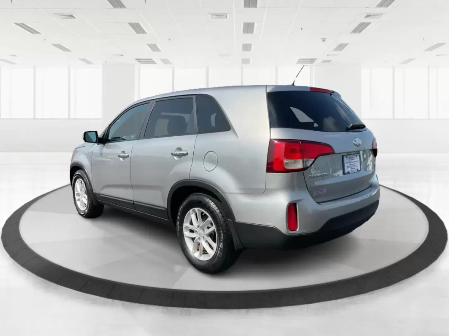 2014 Kia Sorento LX (5XYKT3A66EG) with an 2.4L I-4 gasoline direct injection engine, located at 1951 S Dayton Lakeview Rd., New Carlisle, OH, 45344, (937) 908-9800, 39.890999, -84.050255 - Photo#4