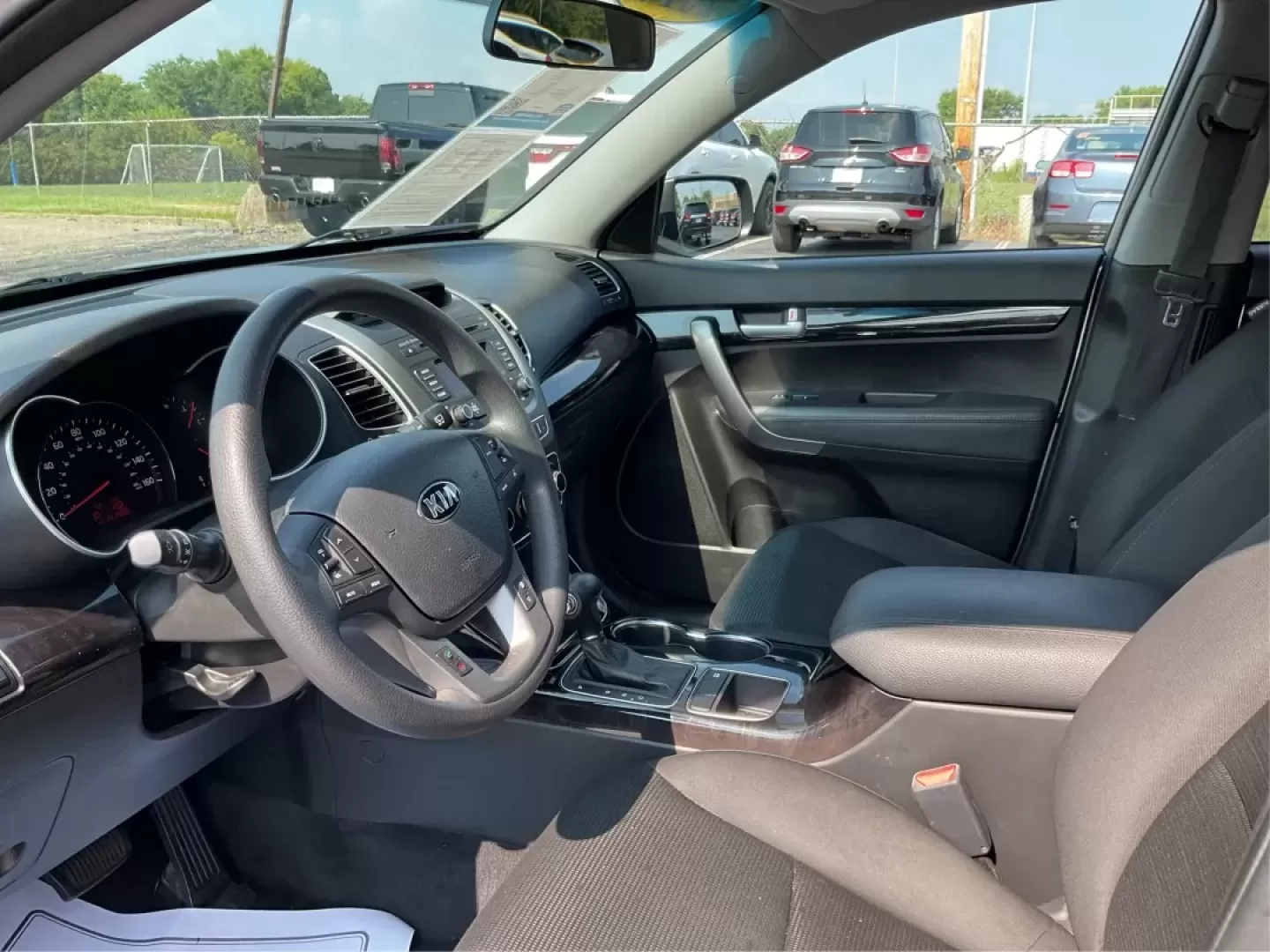 2014 Kia Sorento LX (5XYKT3A66EG) with an 2.4L I-4 gasoline direct injection engine, located at 1951 S Dayton Lakeview Rd., New Carlisle, OH, 45344, (937) 908-9800, 39.890999, -84.050255 - Photo#9
