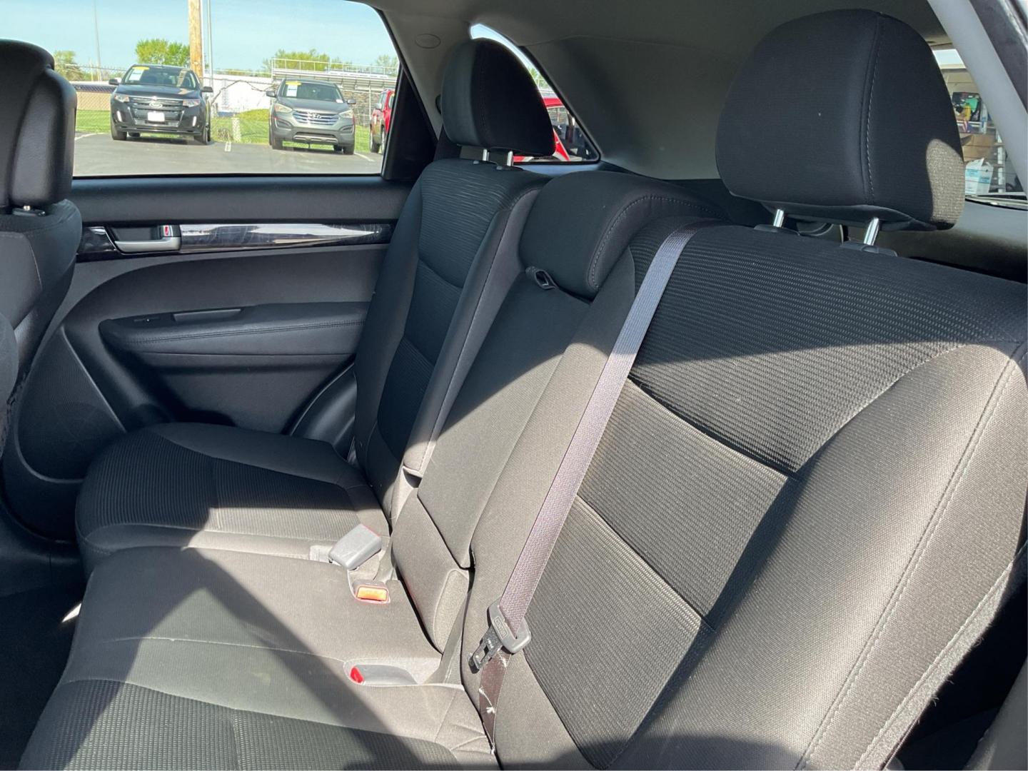 2014 Kia Sorento LX (5XYKT3A69EG) with an 2.4L I-4 gasoline direct injection engine, located at 1951 S Dayton Lakeview Rd., New Carlisle, OH, 45344, (937) 908-9800, 39.890999, -84.050255 - Photo#9