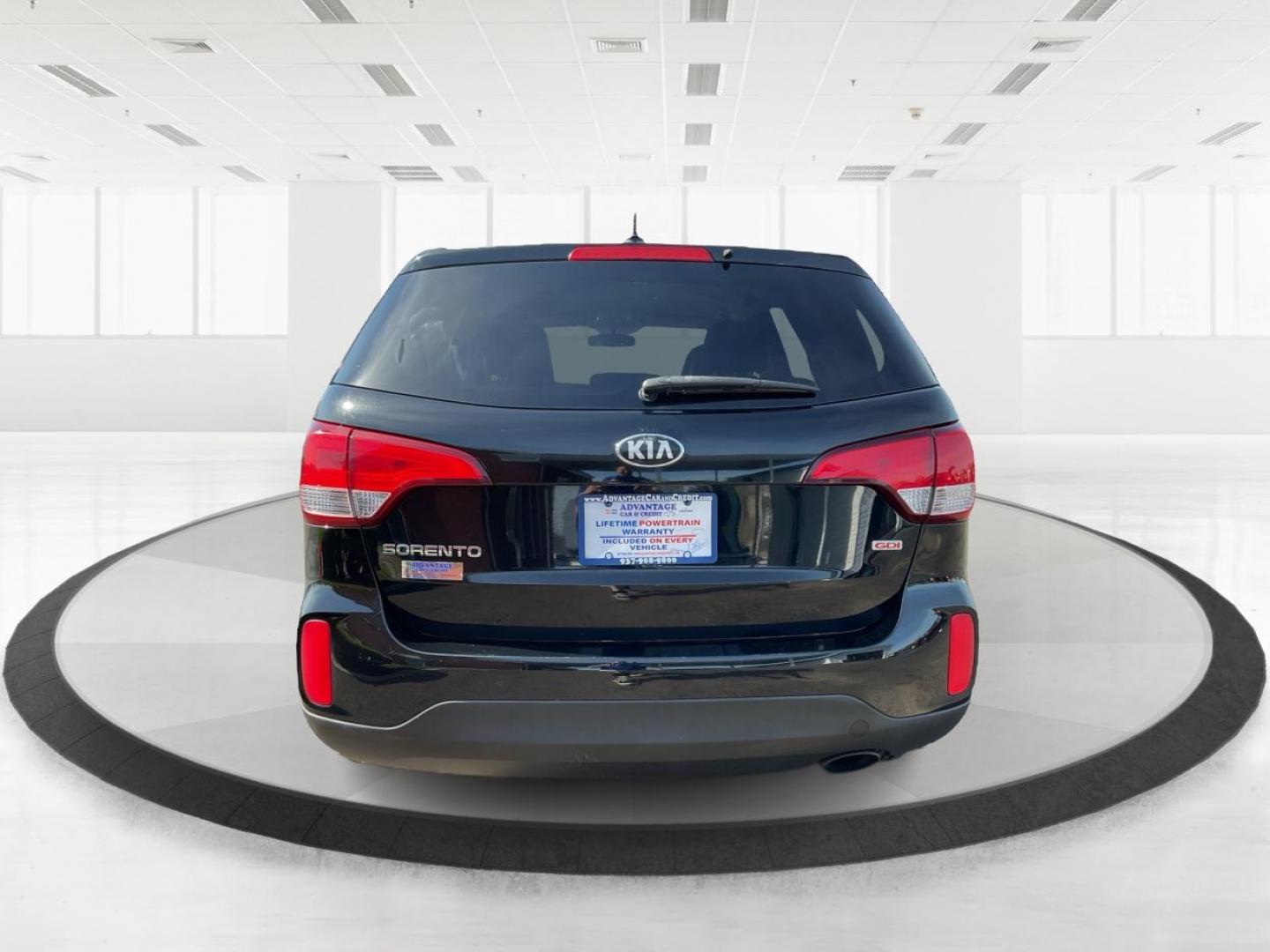 2014 Kia Sorento LX (5XYKT3A69EG) with an 2.4L I-4 gasoline direct injection engine, located at 1951 S Dayton Lakeview Rd., New Carlisle, OH, 45344, (937) 908-9800, 39.890999, -84.050255 - Photo#3