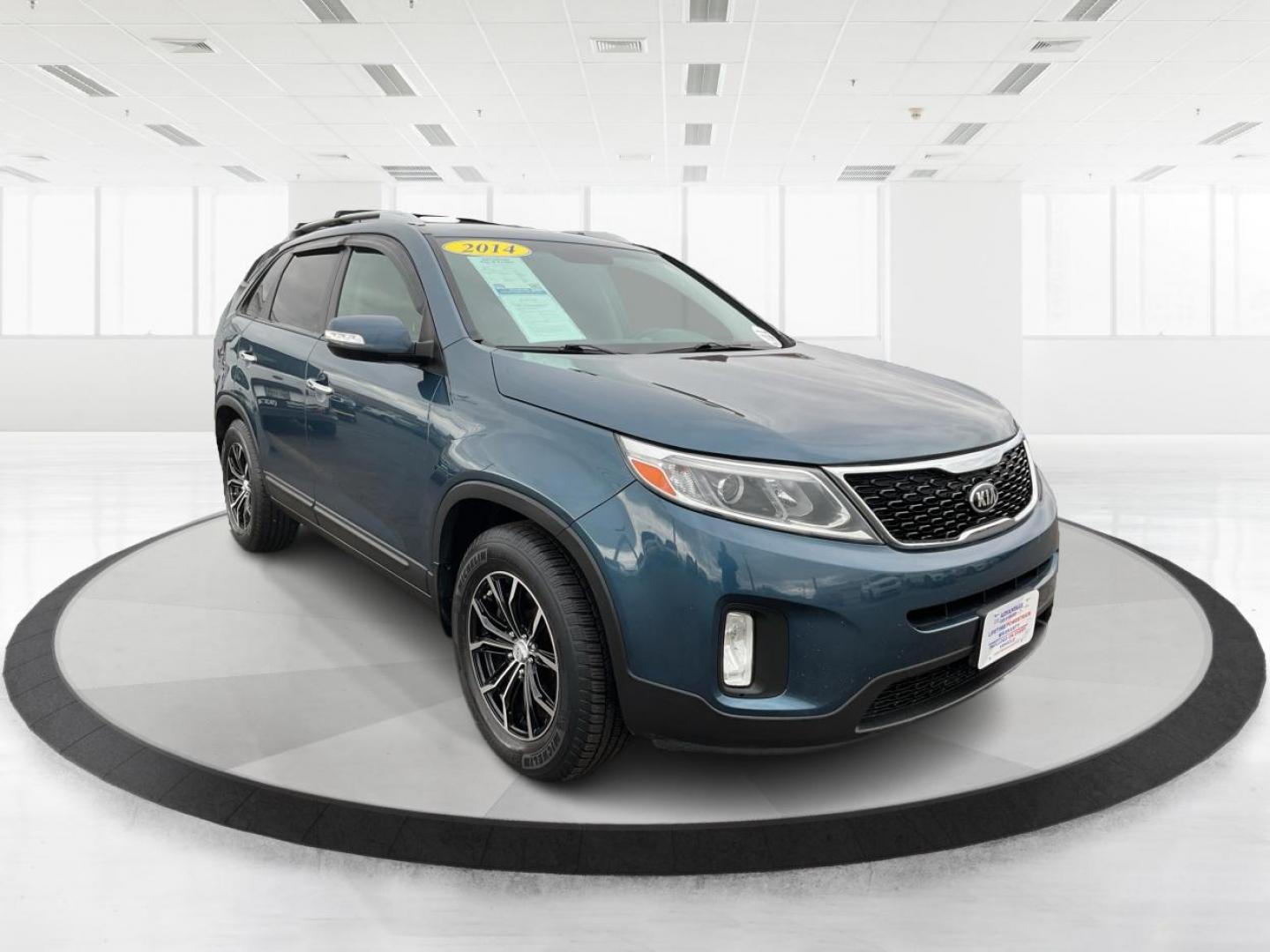 2014 Blue Kia Sorento LX 2WD (5XYKT3A64EG) with an 2.4L L4 DOHC 16V engine, 6-Speed Automatic transmission, located at 8750 N County Rd 25A, Piqua, OH, 45356, (937) 908-9800, 40.164391, -84.232513 - Photo#0