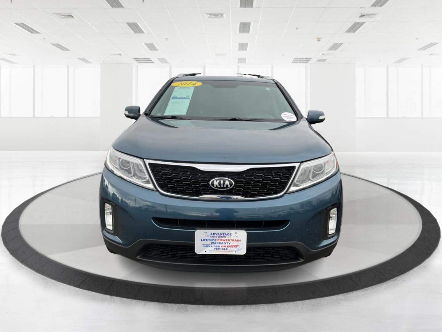 2014 Blue Kia Sorento LX 2WD (5XYKT3A64EG) with an 2.4L L4 DOHC 16V engine, 6-Speed Automatic transmission, located at 8750 N County Rd 25A, Piqua, OH, 45356, (937) 908-9800, 40.164391, -84.232513 - Photo#6
