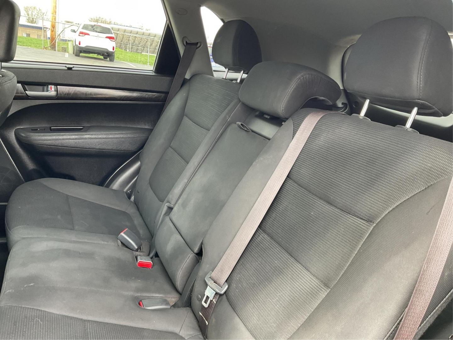 2014 Kia Sorento LX (5XYKT3A66EG) with an 2.4L I-4 gasoline direct injection engine, located at 880 E. National Road, Vandalia, OH, 45377, (937) 908-9800, 39.891918, -84.183594 - Photo#9