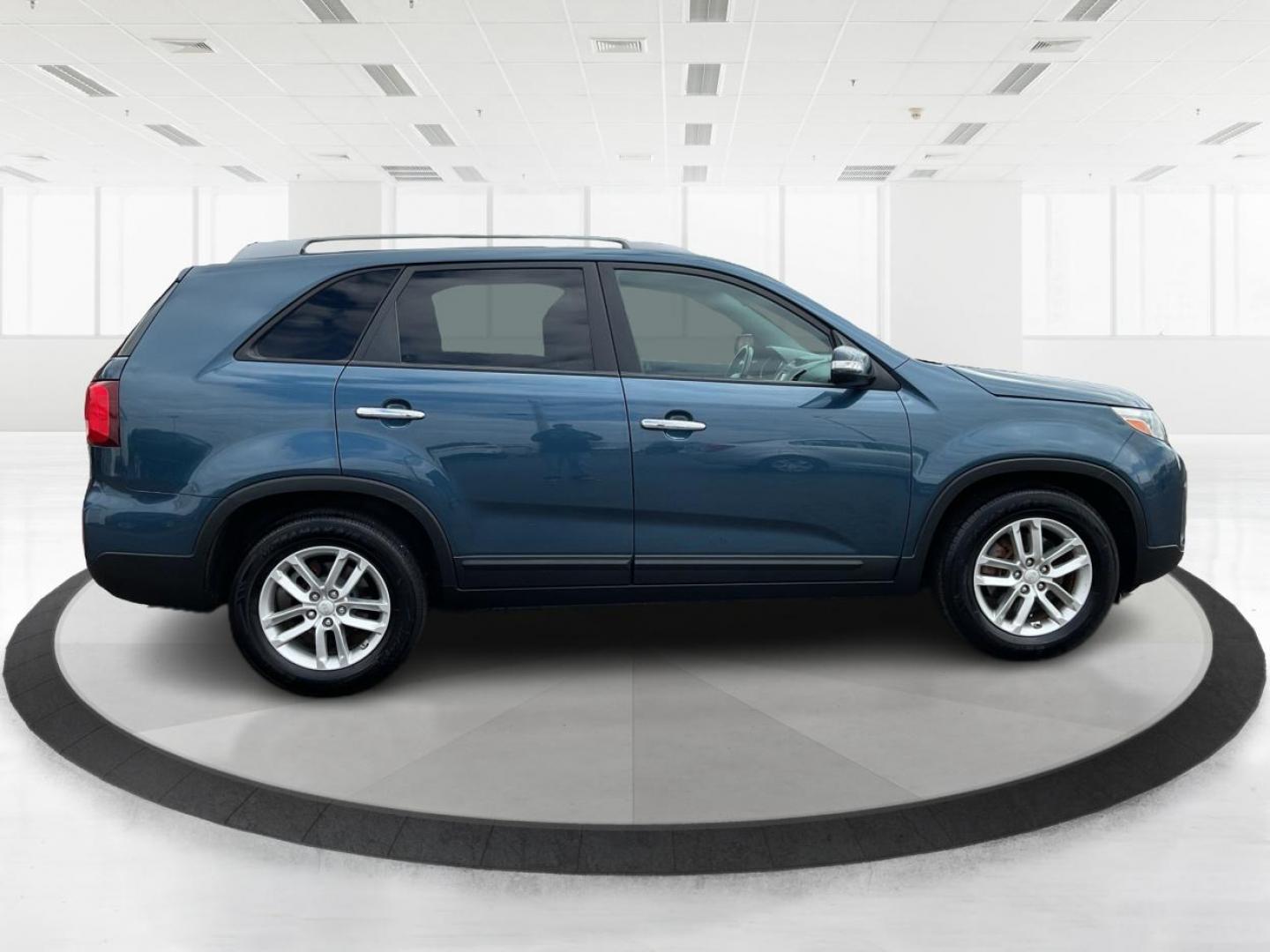 2014 Kia Sorento LX (5XYKT3A66EG) with an 2.4L I-4 gasoline direct injection engine, located at 880 E. National Road, Vandalia, OH, 45377, (937) 908-9800, 39.891918, -84.183594 - Photo#1