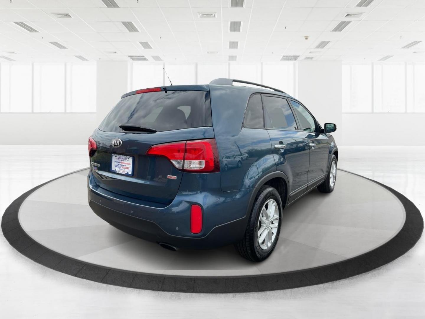 2014 Kia Sorento LX (5XYKT3A66EG) with an 2.4L I-4 gasoline direct injection engine, located at 880 E. National Road, Vandalia, OH, 45377, (937) 908-9800, 39.891918, -84.183594 - Photo#2