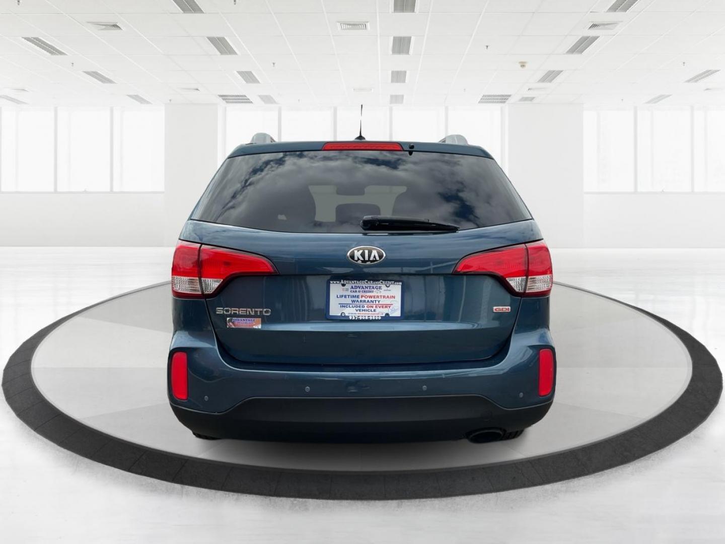 2014 Kia Sorento LX (5XYKT3A66EG) with an 2.4L I-4 gasoline direct injection engine, located at 880 E. National Road, Vandalia, OH, 45377, (937) 908-9800, 39.891918, -84.183594 - Photo#3