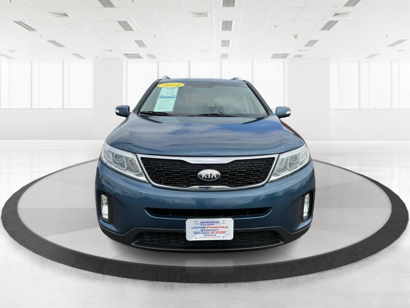 2014 Kia Sorento LX (5XYKT3A66EG) with an 2.4L I-4 gasoline direct injection engine, located at 880 E. National Road, Vandalia, OH, 45377, (937) 908-9800, 39.891918, -84.183594 - Photo#6