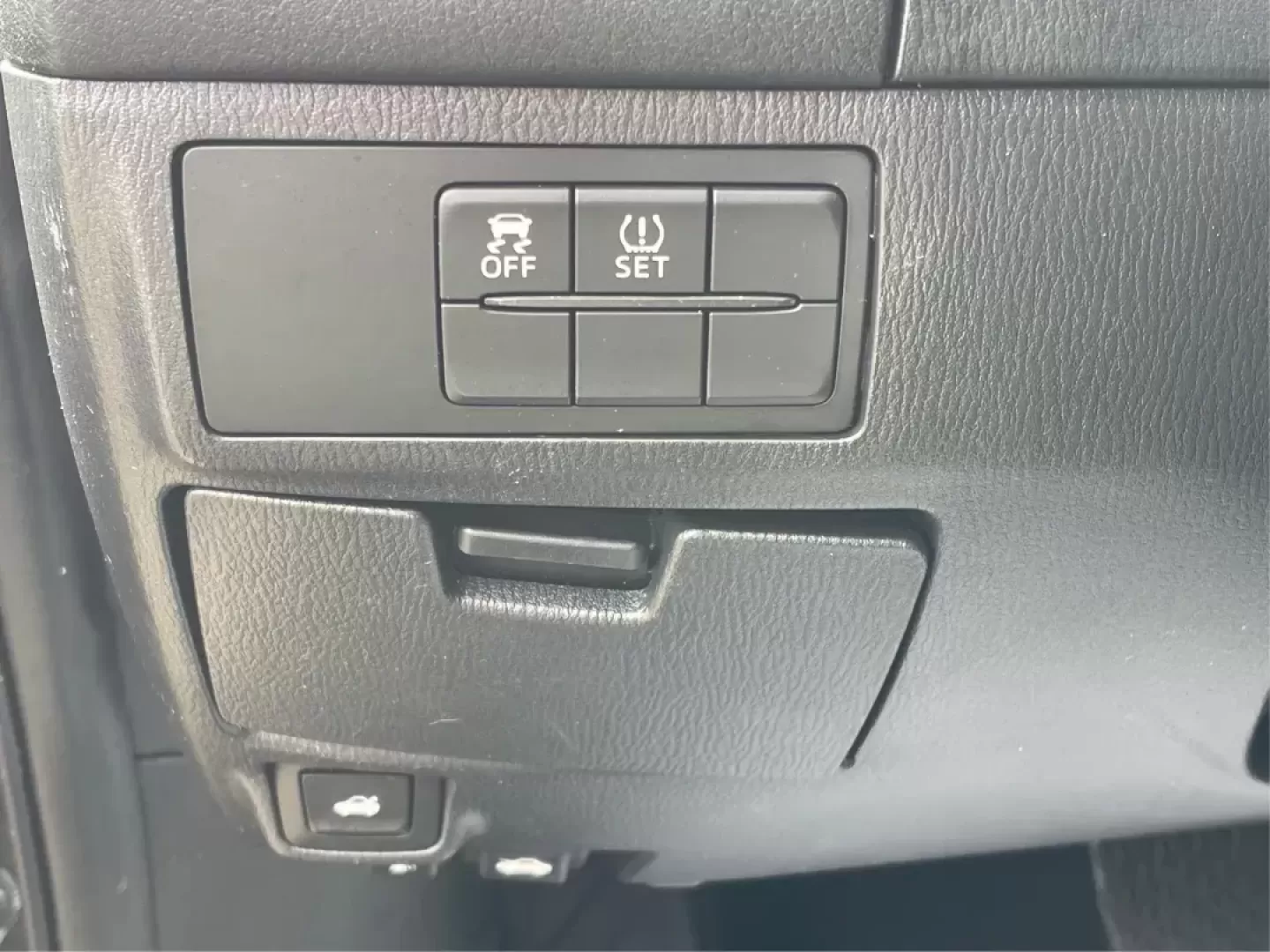 2014 Mazda Mazda6 i Sport (JM1GJ1U65E1) with an Other engine, located at 401 Woodman Dr, Riverside, OH, 45431, (937) 908-9800, 39.760899, -84.123421 - Photo#15