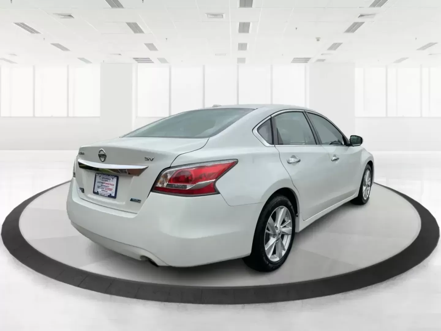 2014 Nissan Altima 2.5 SV (1N4AL3AP8EC) with an 2.5L I-4 DOHC engine, located at 880 E. National Road, Vandalia, OH, 45377, (937) 908-9800, 39.891918, -84.183594 - Photo#1