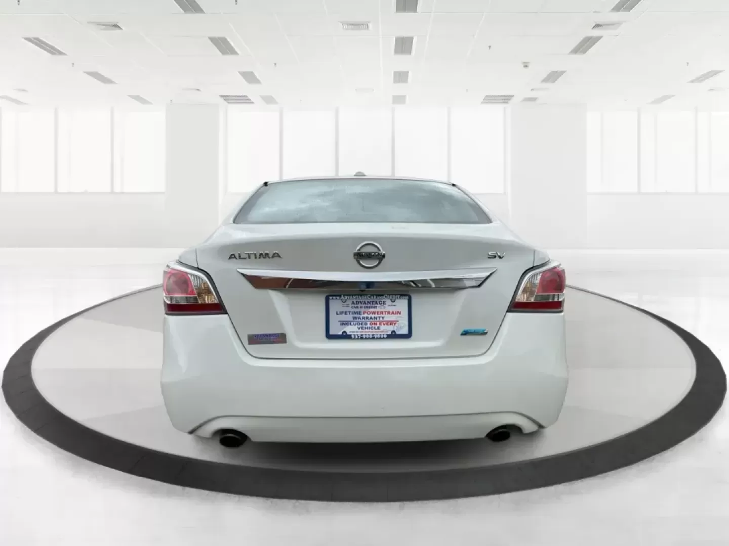 2014 Nissan Altima 2.5 SV (1N4AL3AP8EC) with an 2.5L I-4 DOHC engine, located at 880 E. National Road, Vandalia, OH, 45377, (937) 908-9800, 39.891918, -84.183594 - Photo#2