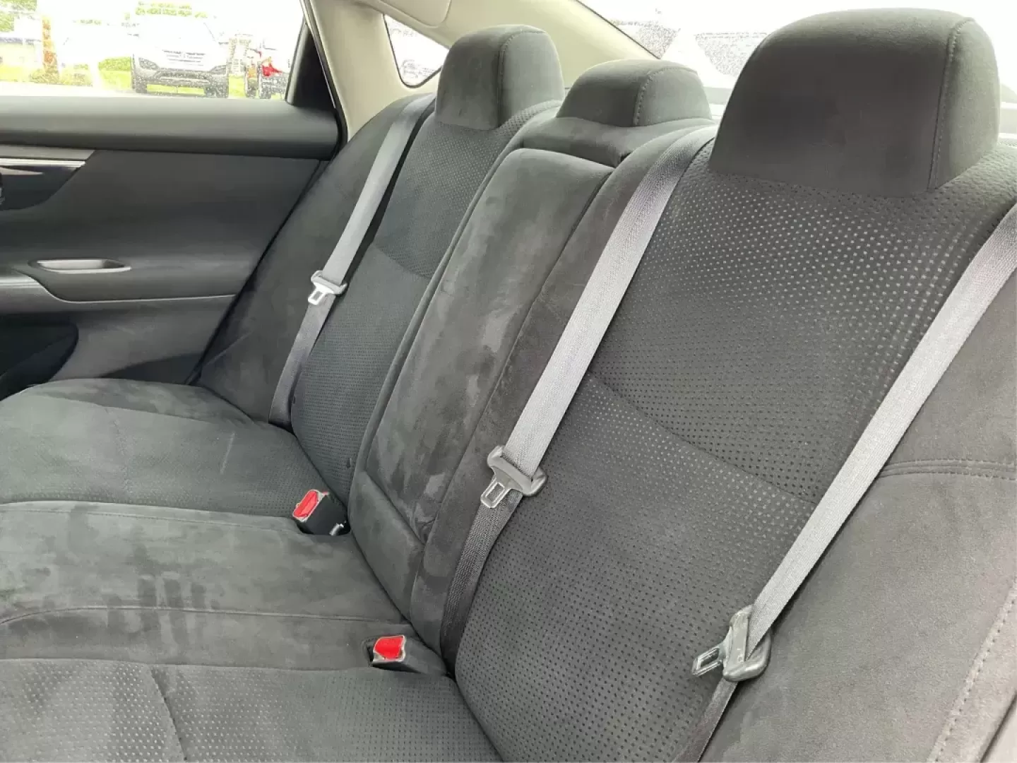 2014 Nissan Altima 2.5 SV (1N4AL3AP8EC) with an 2.5L I-4 DOHC engine, located at 880 E. National Road, Vandalia, OH, 45377, (937) 908-9800, 39.891918, -84.183594 - Photo#9