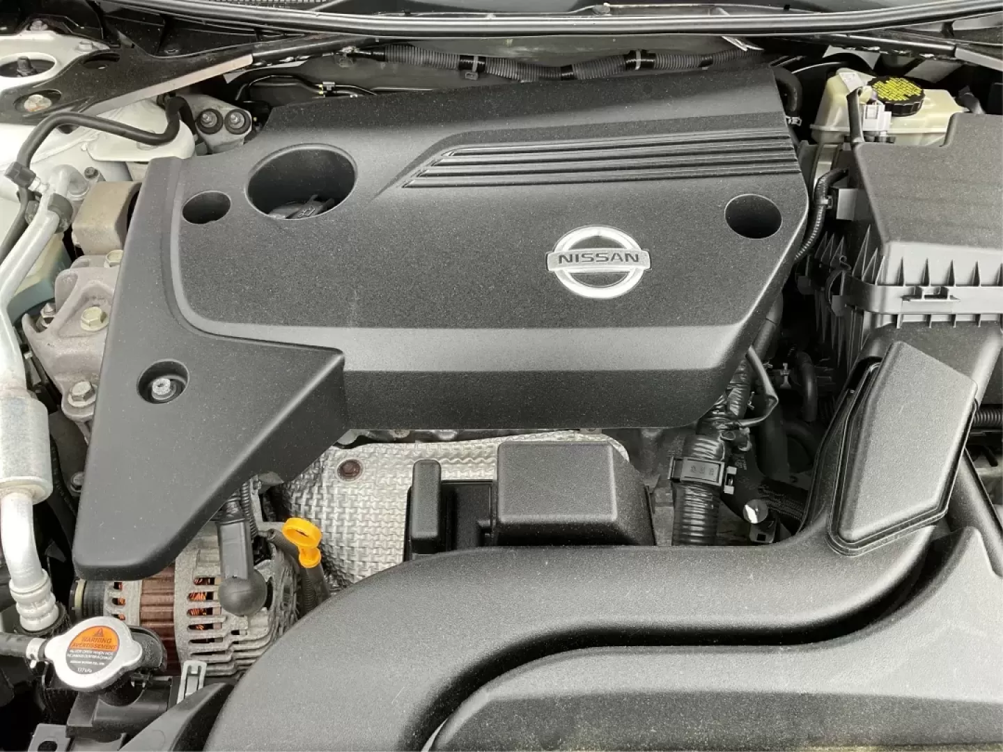 2014 Nissan Altima 2.5 SV (1N4AL3AP8EC) with an 2.5L I-4 DOHC engine, located at 880 E. National Road, Vandalia, OH, 45377, (937) 908-9800, 39.891918, -84.183594 - Photo#10