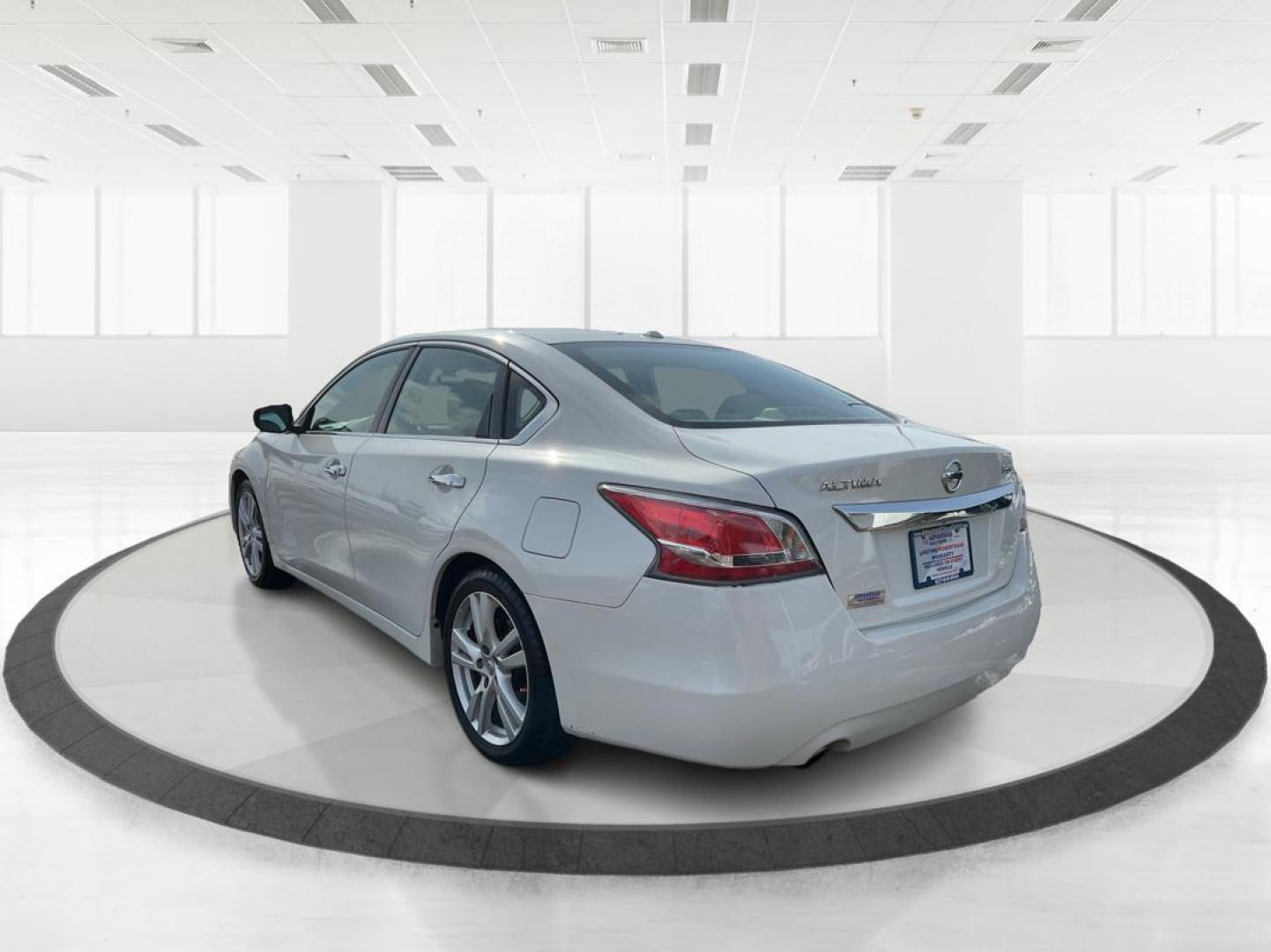 2014 Nissan Altima SL (1N4BL3AP1EC) with an Other engine, located at 4508 South Dixie Dr, Moraine, OH, 45439, (937) 908-9800, 39.689976, -84.218452 - Photo#4