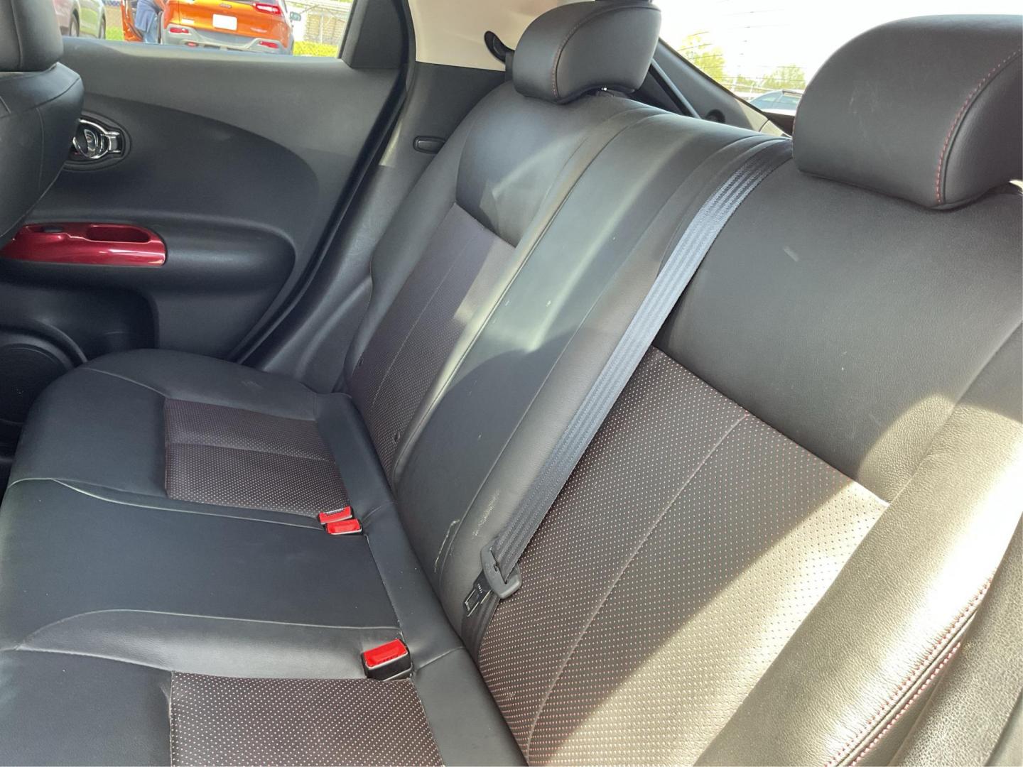 2014 Nissan Juke SL (JN8AF5MV3ET) with an 1.6L I-4 gasoline direct injection engine, located at 1184 Kauffman Ave, Fairborn, OH, 45324, (937) 908-9800, 39.807072, -84.030914 - Photo#9