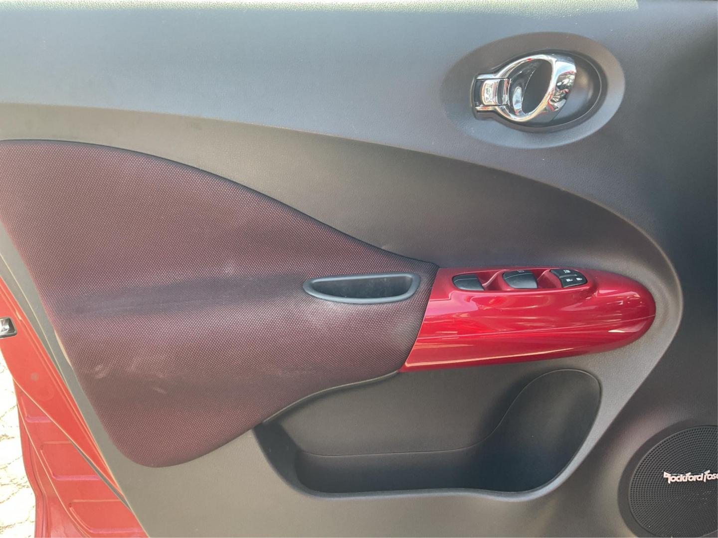 2014 Nissan Juke SL (JN8AF5MV3ET) with an 1.6L I-4 gasoline direct injection engine, located at 1184 Kauffman Ave, Fairborn, OH, 45324, (937) 908-9800, 39.807072, -84.030914 - Photo#15