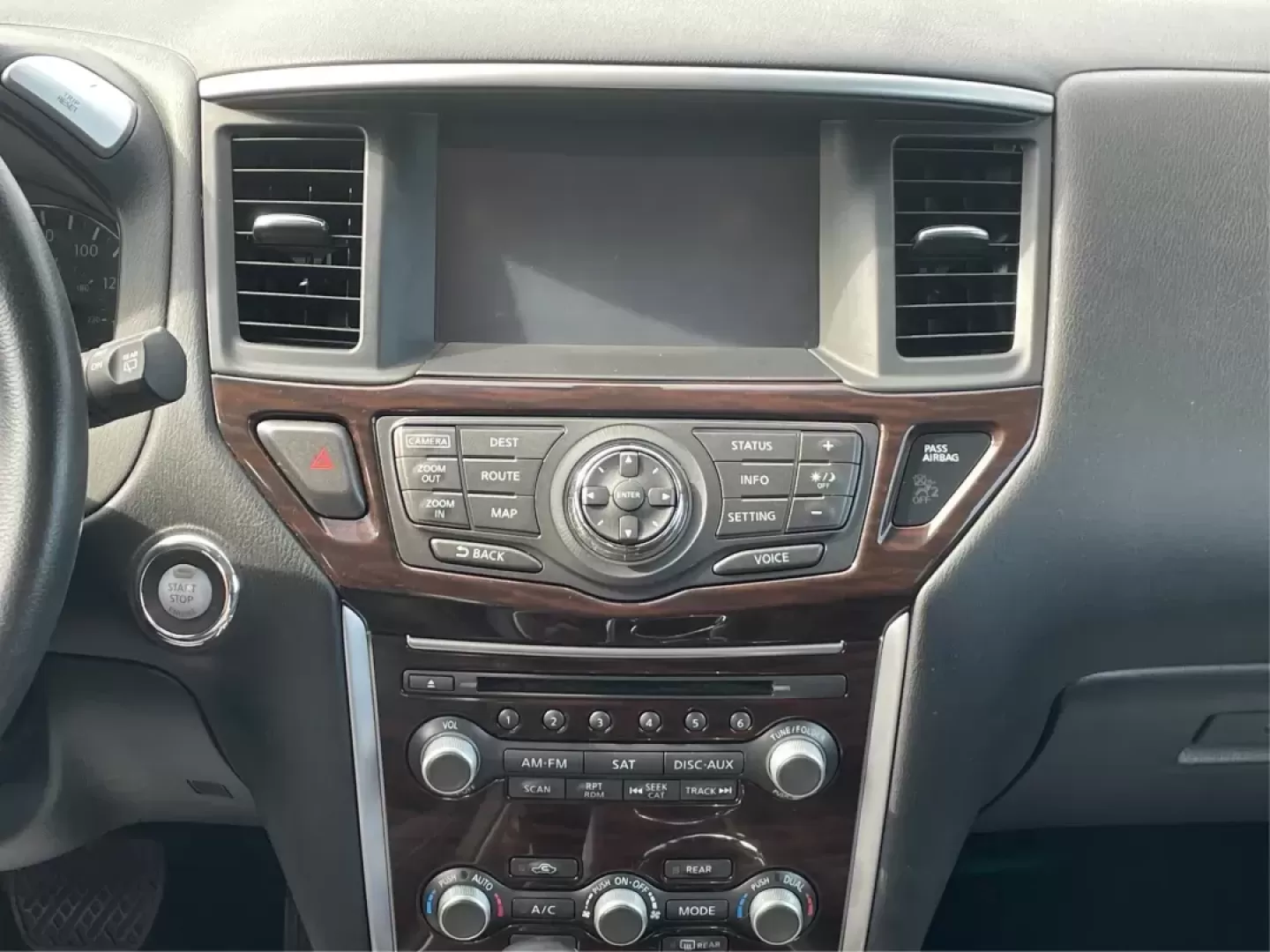 2014 Nissan Pathfinder Platinum (5N1AR2MM6EC) with an 3.5L V-6 DOHC engine, located at 880 E. National Road, Vandalia, OH, 45377, (937) 908-9800, 39.891918, -84.183594 - Photo#12