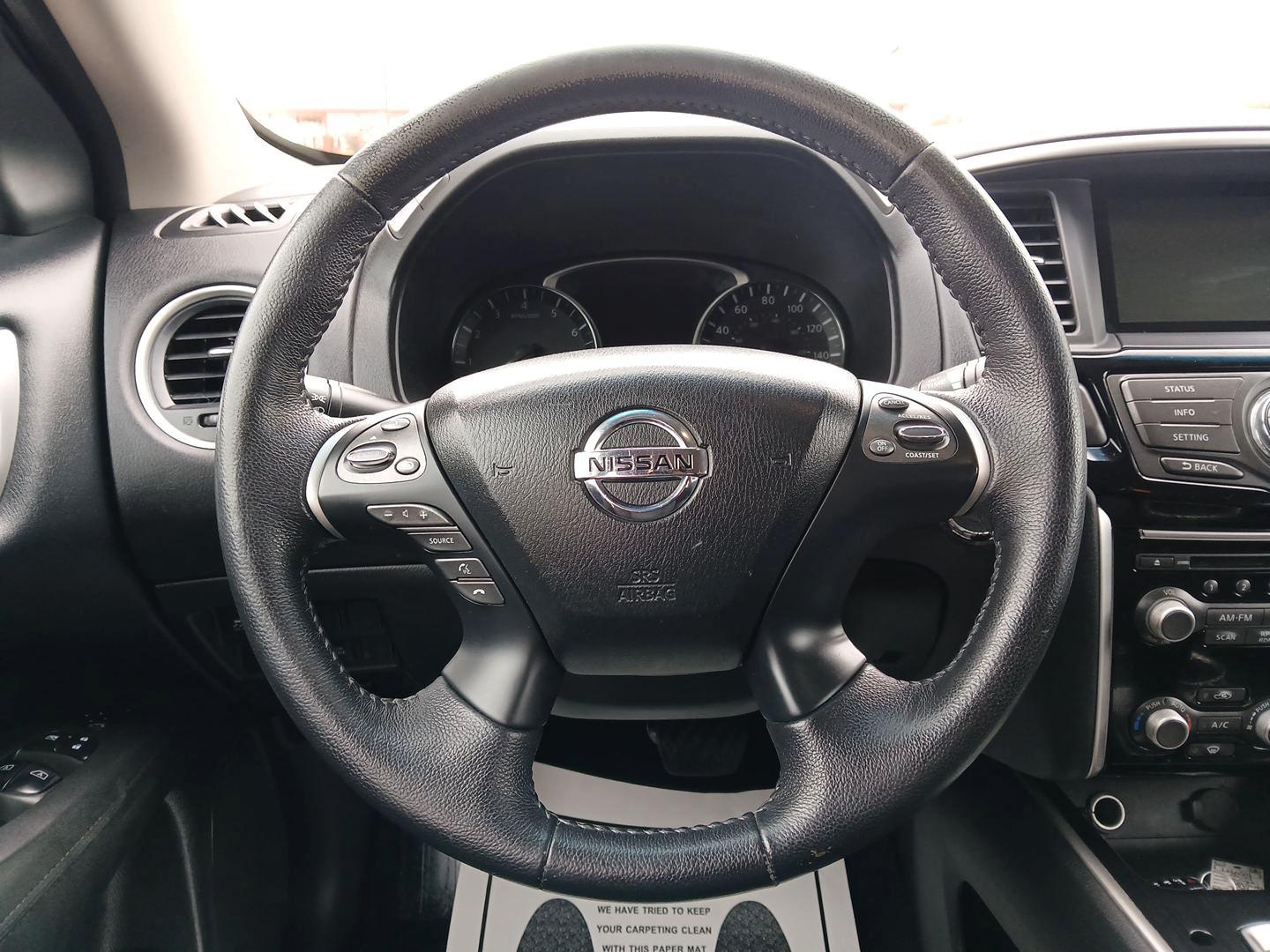 2014 Nissan Pathfinder SV 4WD (5N1AR2MMXEC) with an 3.5L V6 DOHC 24V engine, Continuously Variable Transmission transmission, located at 401 Woodman Dr, Riverside, OH, 45431, (937) 908-9800, 39.760899, -84.123421 - Photo#15