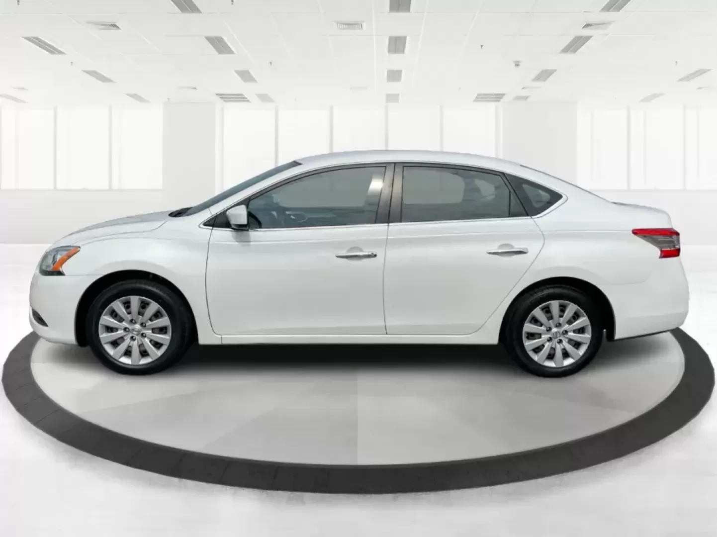 2014 Nissan Sentra S (3N1AB7AP8EL) with an 1.8L I-4 DOHC engine, located at 1951 S Dayton Lakeview Rd., New Carlisle, OH, 45344, (937) 908-9800, 39.890999, -84.050255 - Photo#5
