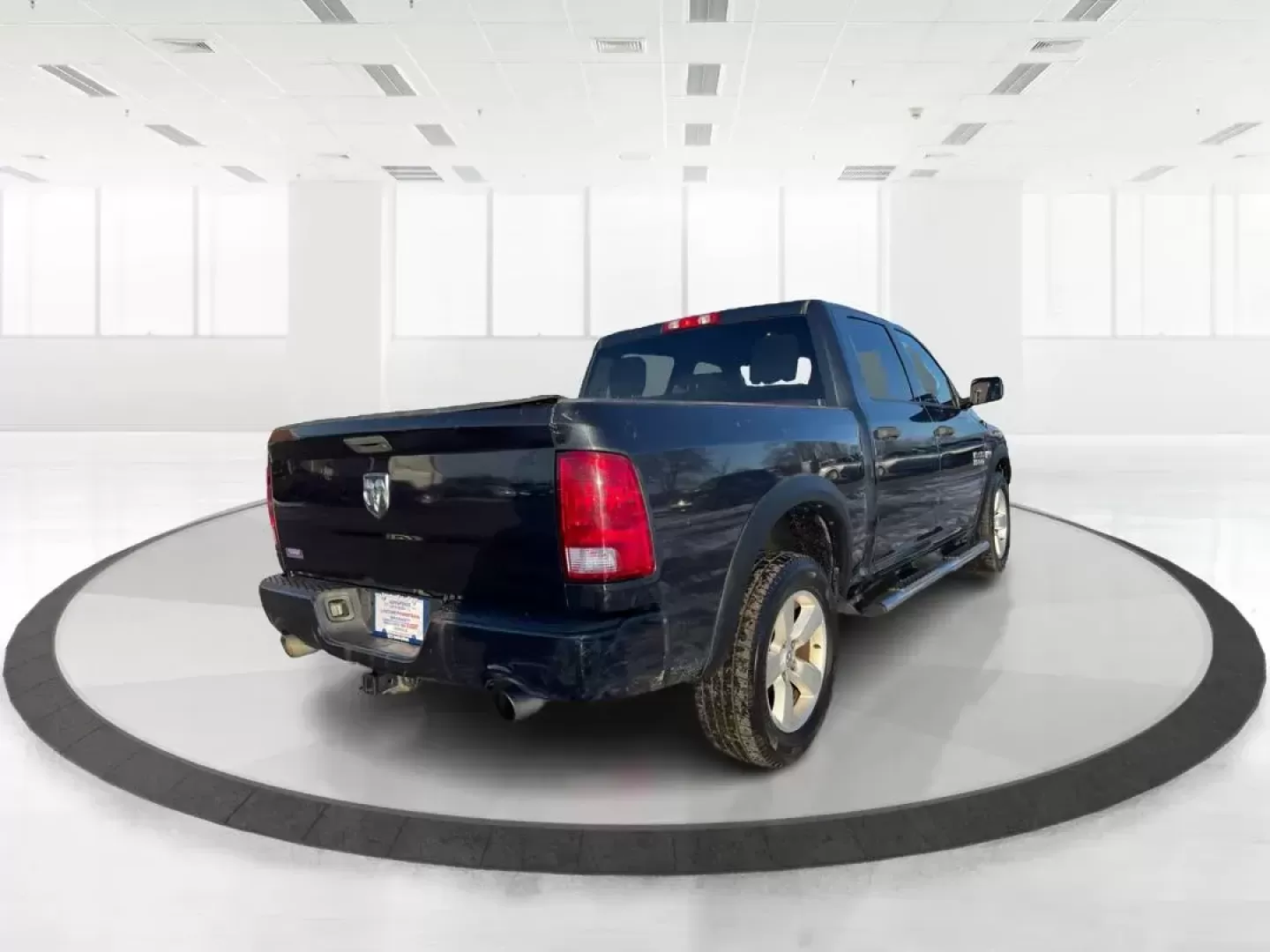2014 Ram 1500 Tradesman Crew Cab SWB 4WD (3C6RR7KT8EG) with an 5.7L V8 OHV 16V engine, 8-Speed Automatic transmission, located at 1184 Kauffman Ave, Fairborn, OH, 45324, (937) 908-9800, 39.807072, -84.030914 - Photo#2