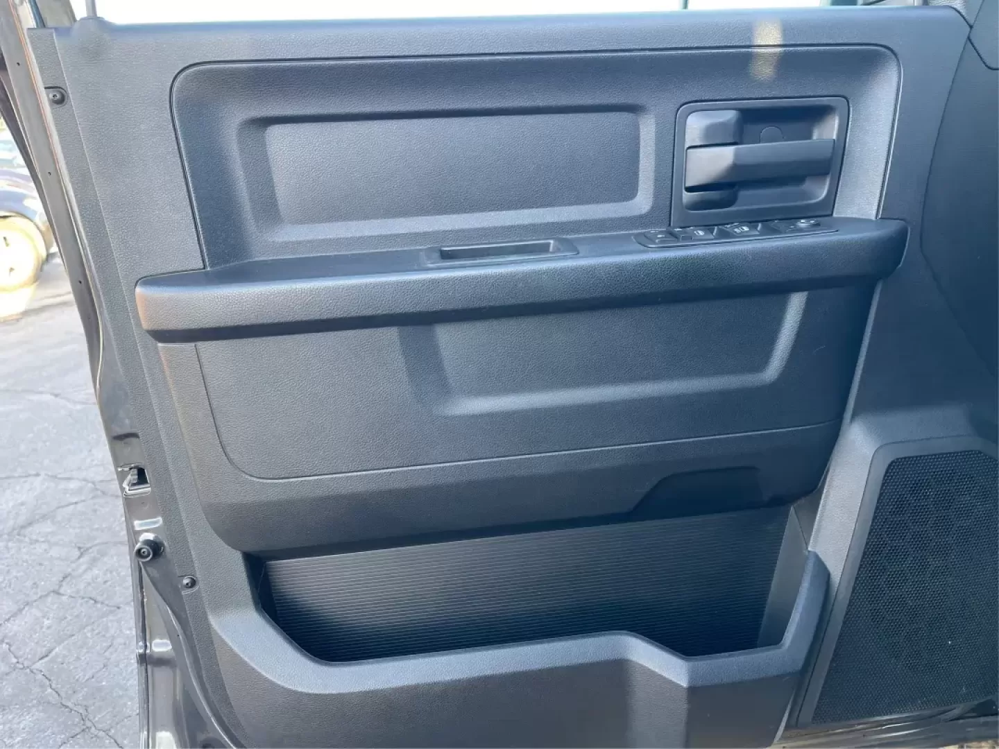 2014 Ram 1500 Tradesman Crew Cab SWB 4WD (3C6RR7KT8EG) with an 5.7L V8 OHV 16V engine, 8-Speed Automatic transmission, located at 1184 Kauffman Ave, Fairborn, OH, 45324, (937) 908-9800, 39.807072, -84.030914 - Photo#17