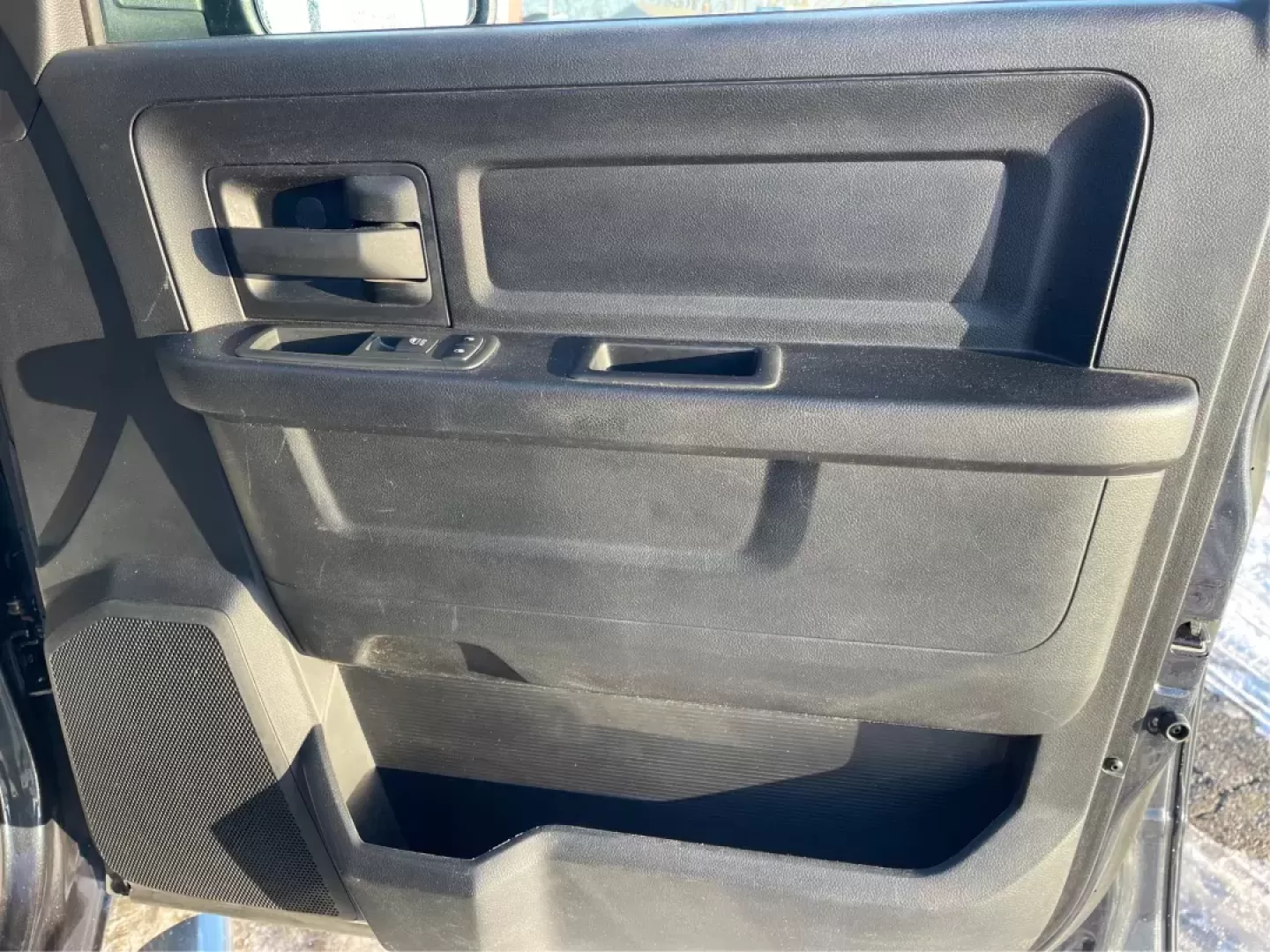 2014 Ram 1500 Tradesman Crew Cab SWB 4WD (3C6RR7KT8EG) with an 5.7L V8 OHV 16V engine, 8-Speed Automatic transmission, located at 1184 Kauffman Ave, Fairborn, OH, 45324, (937) 908-9800, 39.807072, -84.030914 - Photo#18